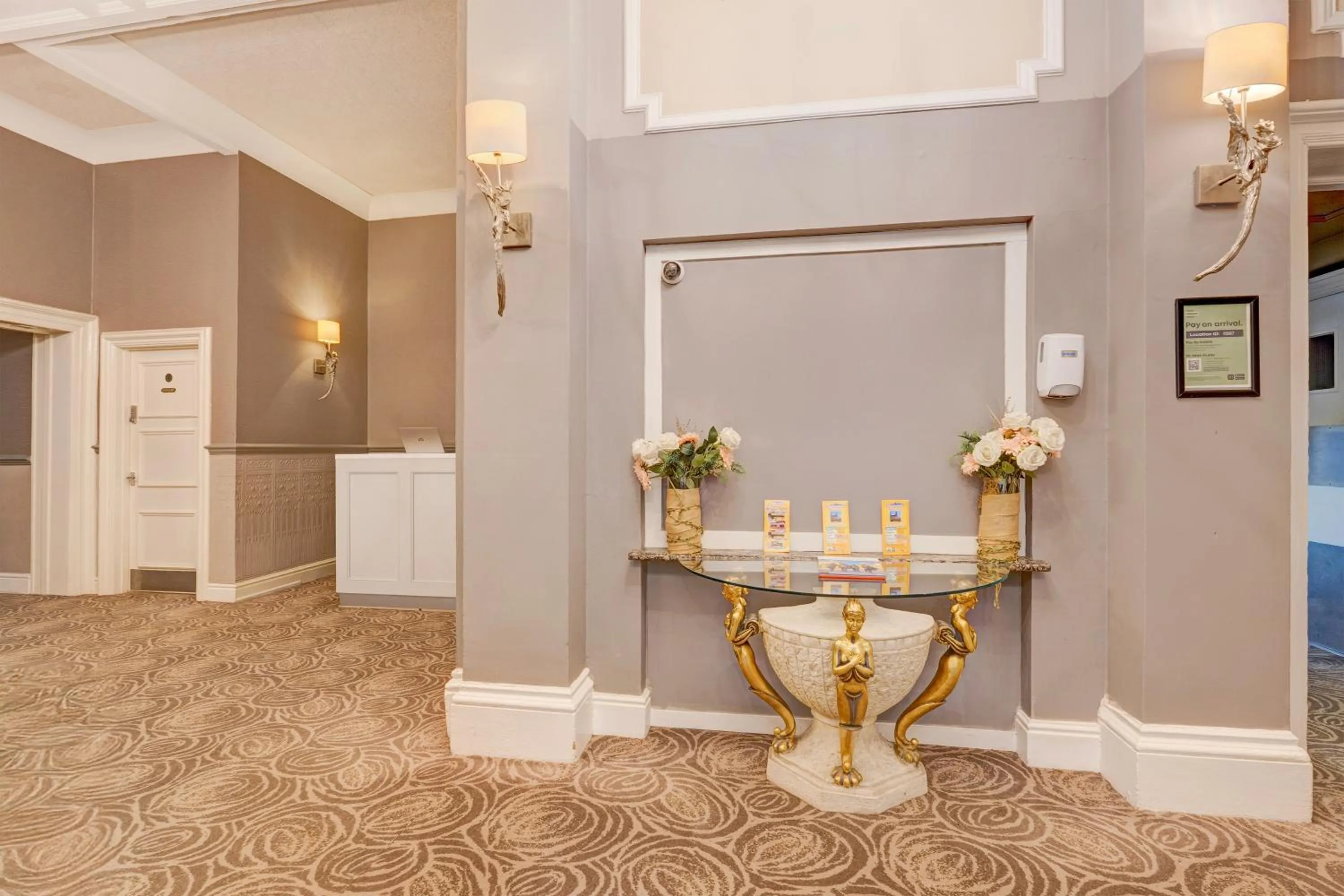 Lobby or reception in Liverpool Aigburth Hotel By Belvilla