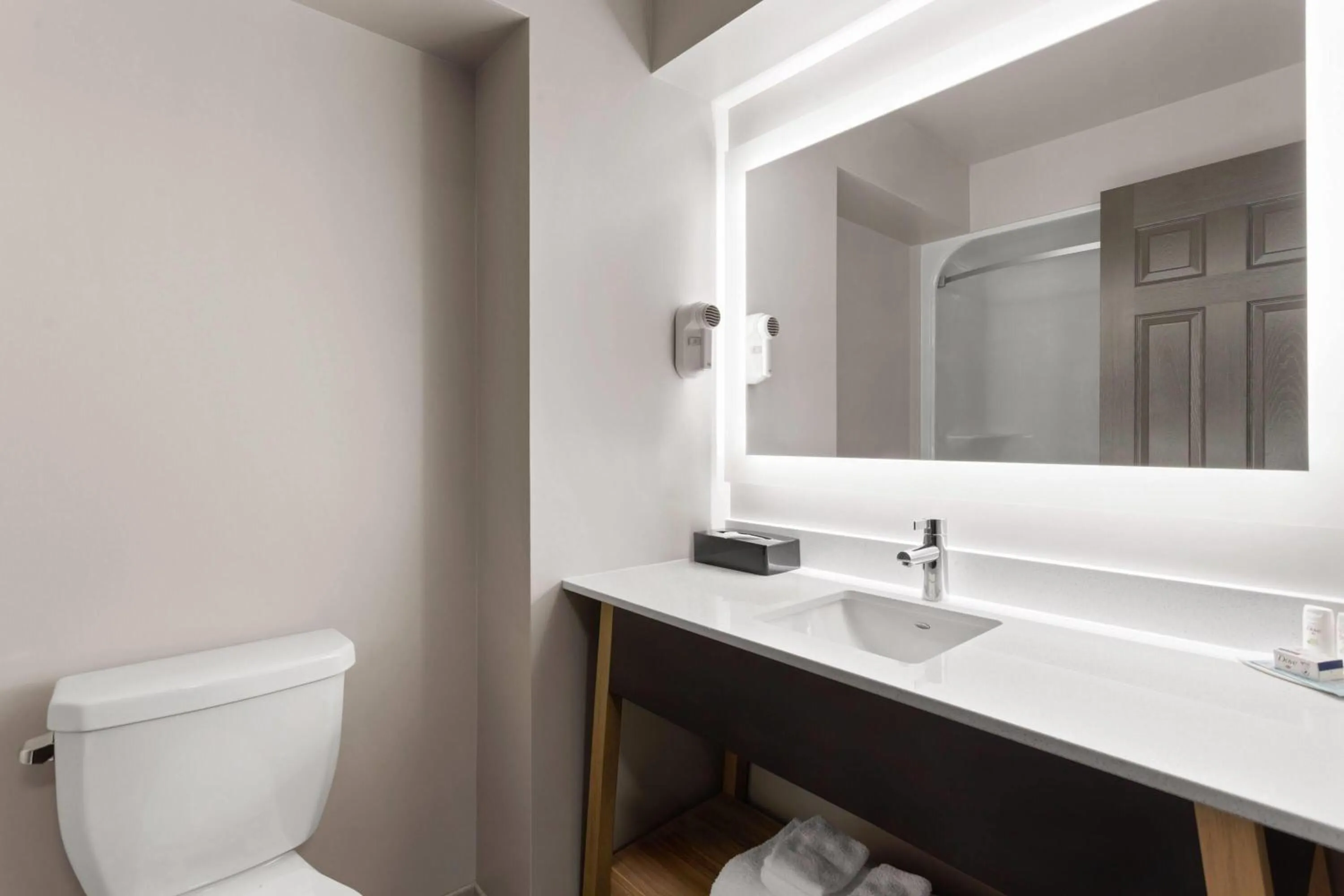 Bathroom in Super 8 by Wyndham Sault Ste Marie On