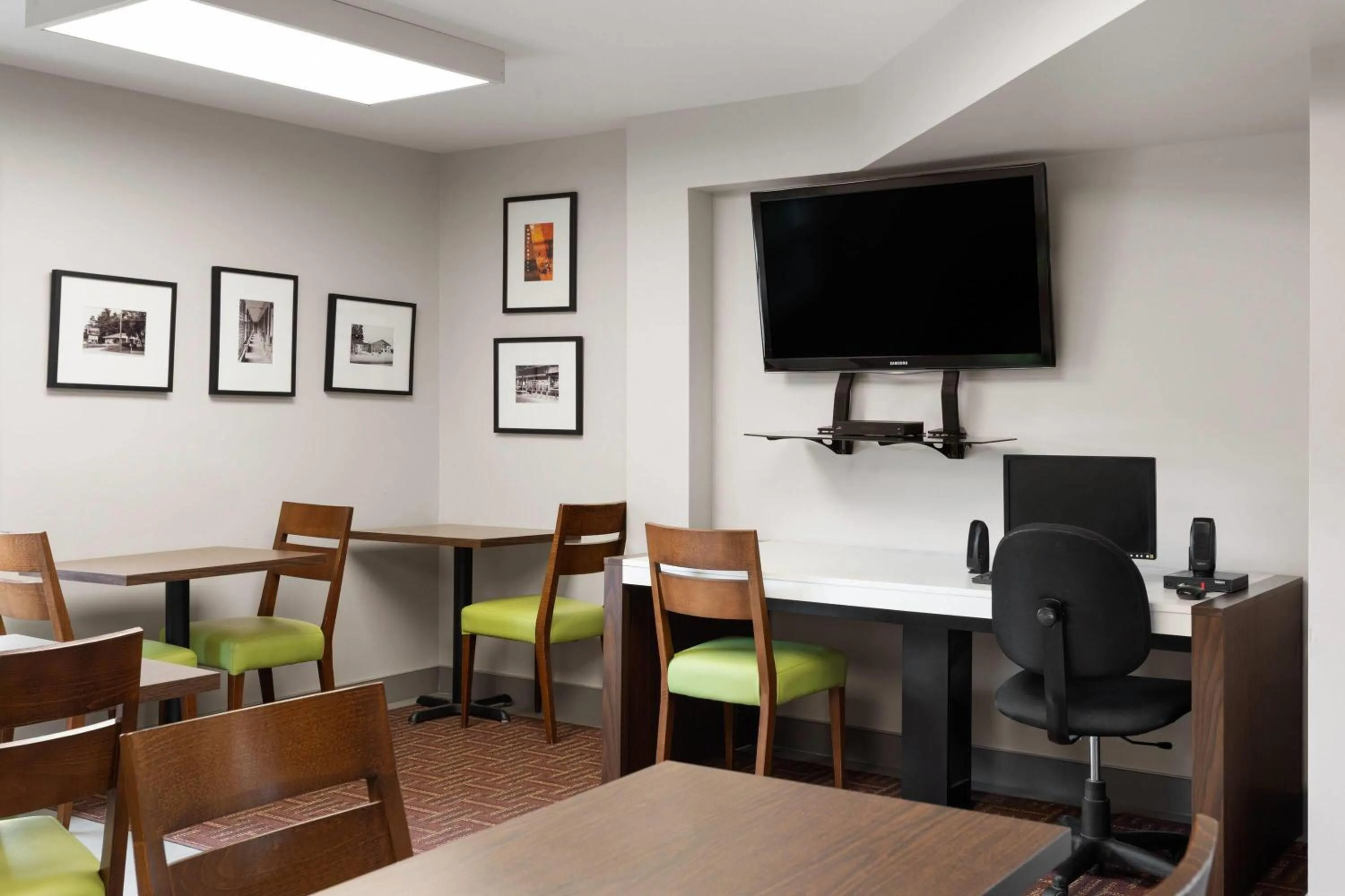 Business facilities in Super 8 by Wyndham Sault Ste Marie On