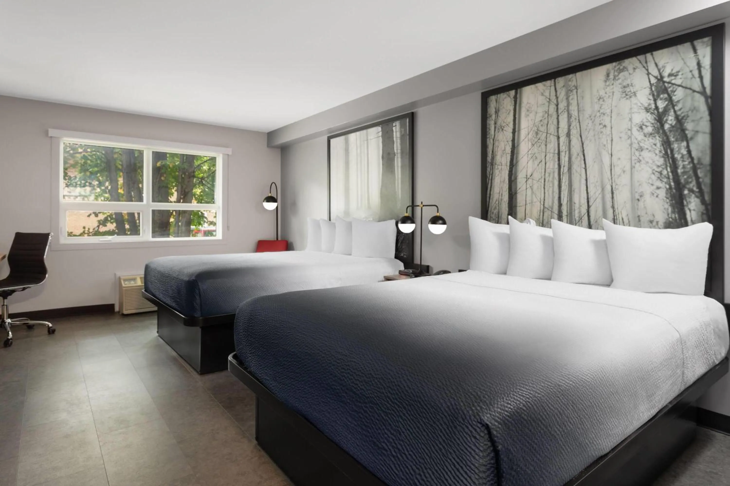 Photo of the whole room, Bed in Super 8 by Wyndham Sault Ste Marie On