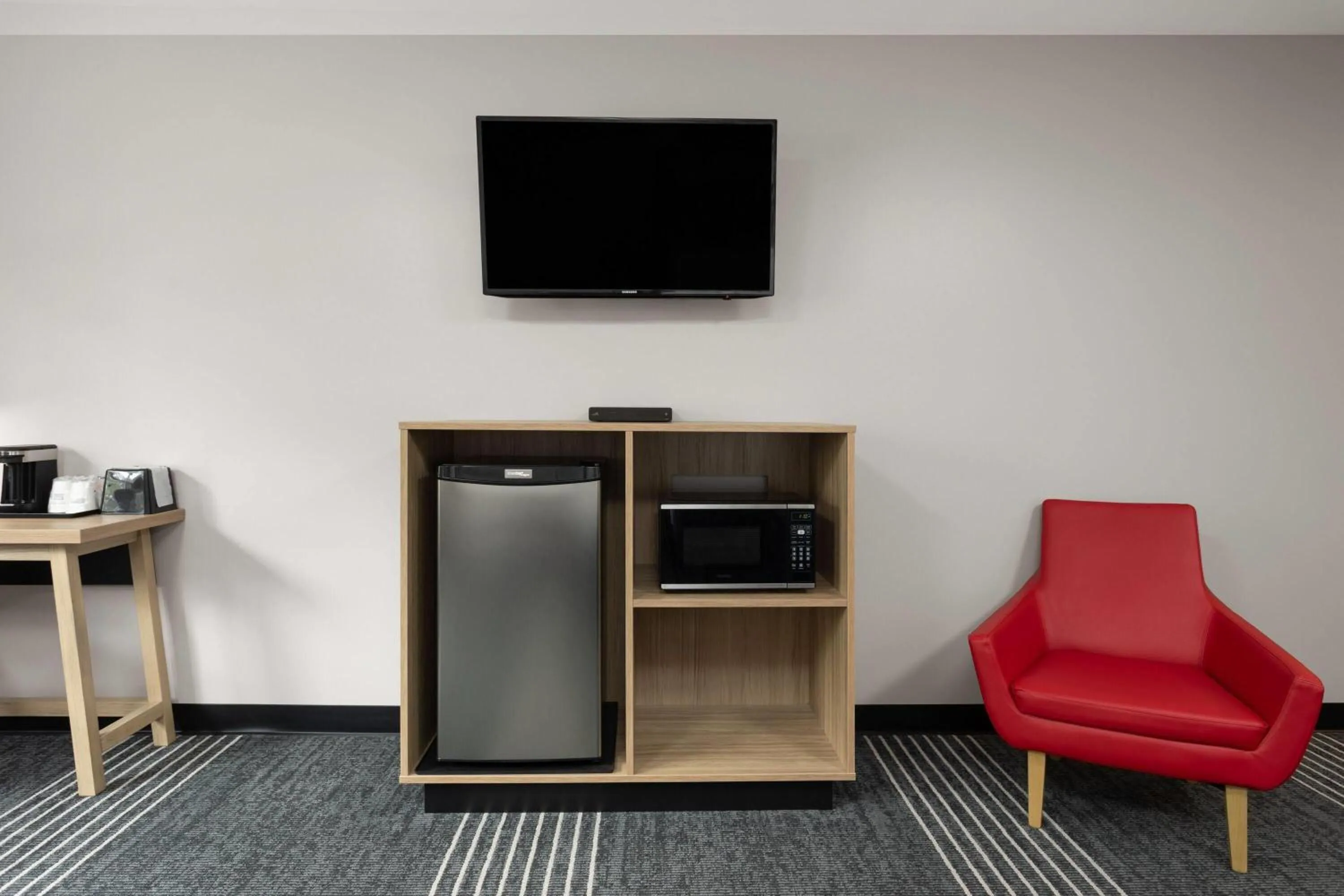 Bath in Super 8 by Wyndham Sault Ste Marie On