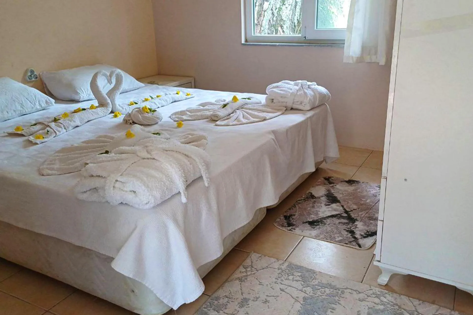 Bedroom, Bed in Angels Garden Hotel