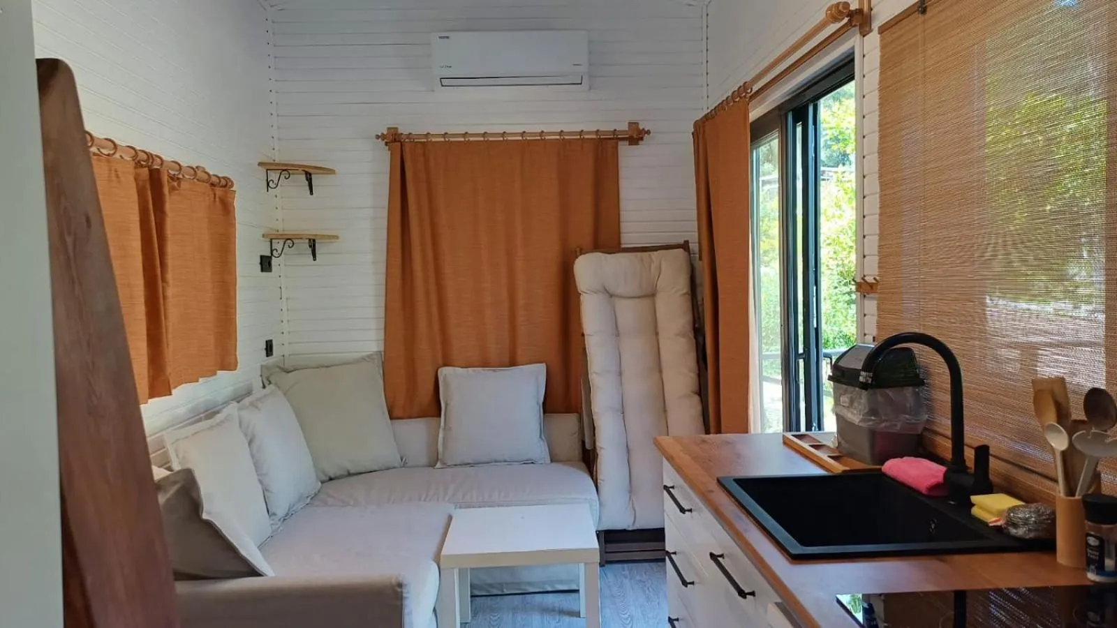 Coffee/tea facilities in Angels Garden Hotel