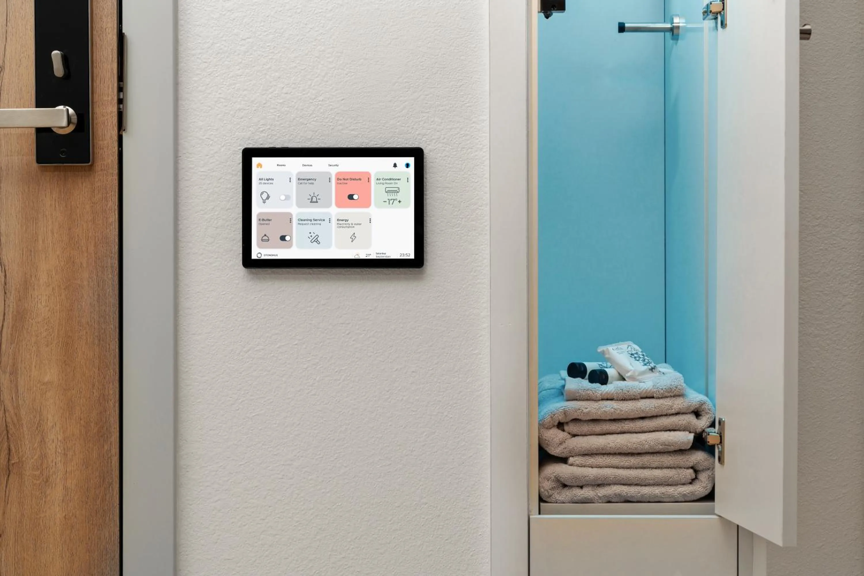 concierge in Otonomus Hotel Las Vegas