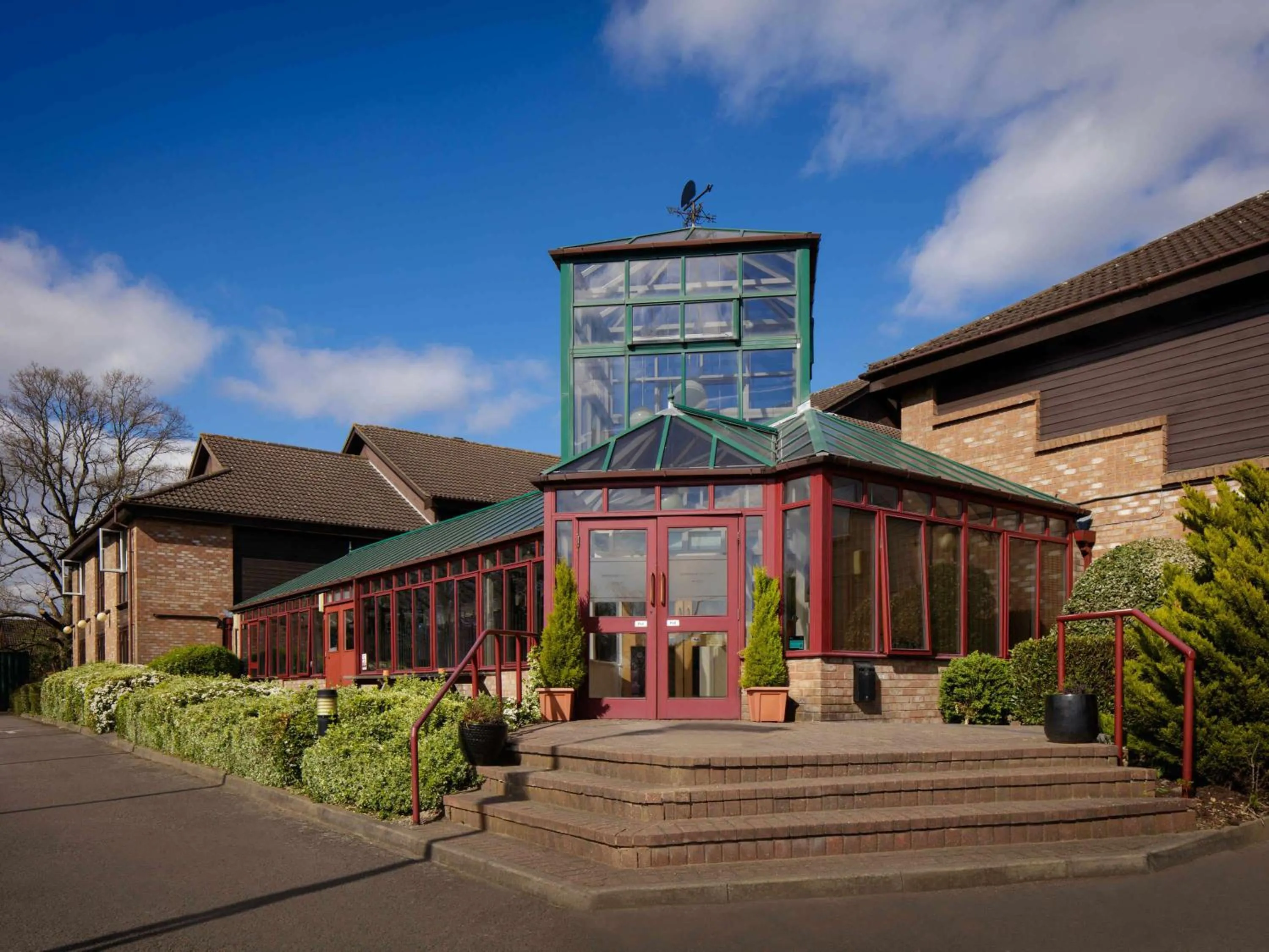 Property Building in Mercure Hatfield Oak Hotel