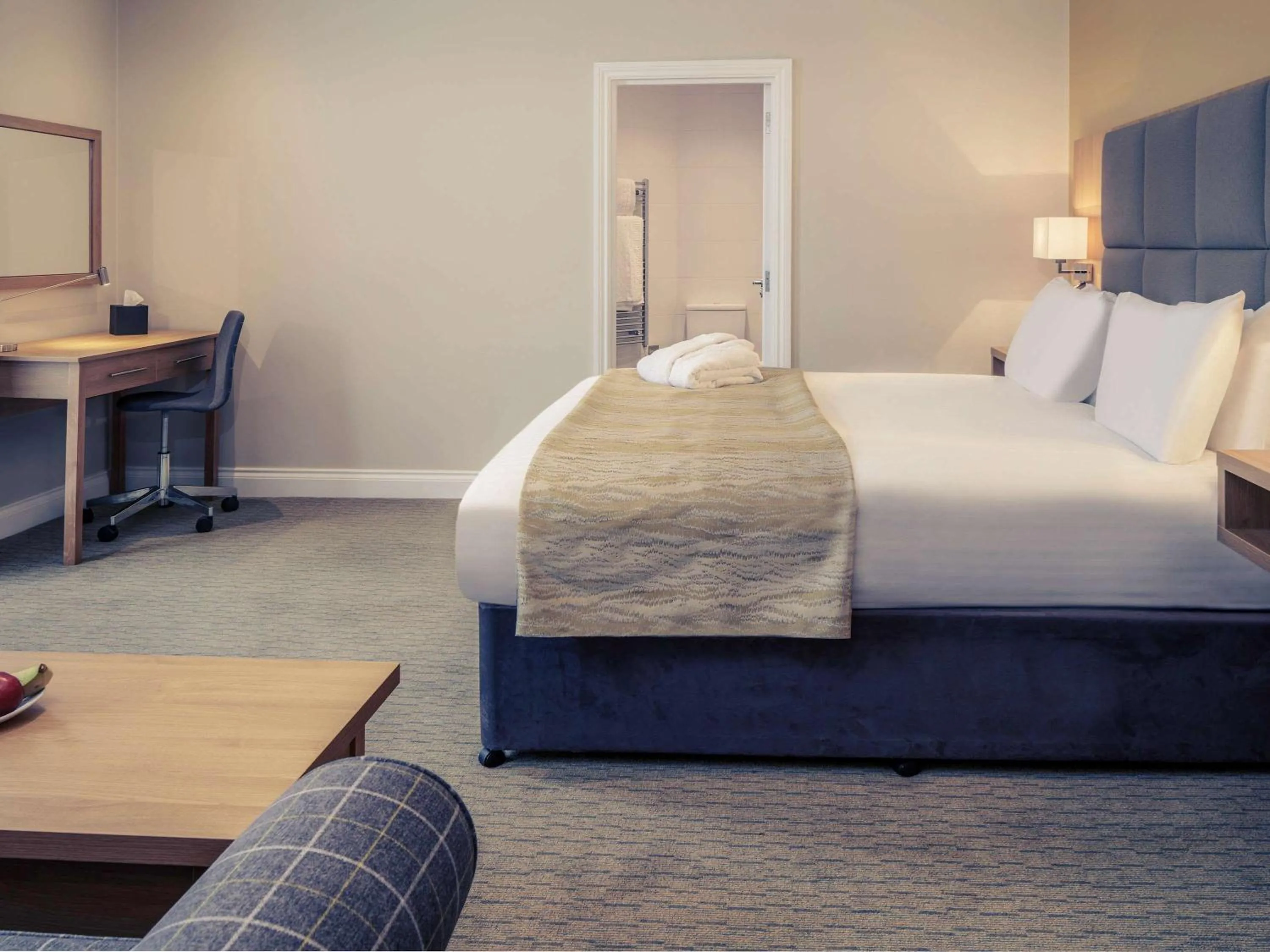 Photo of the whole room in Mercure Hatfield Oak Hotel