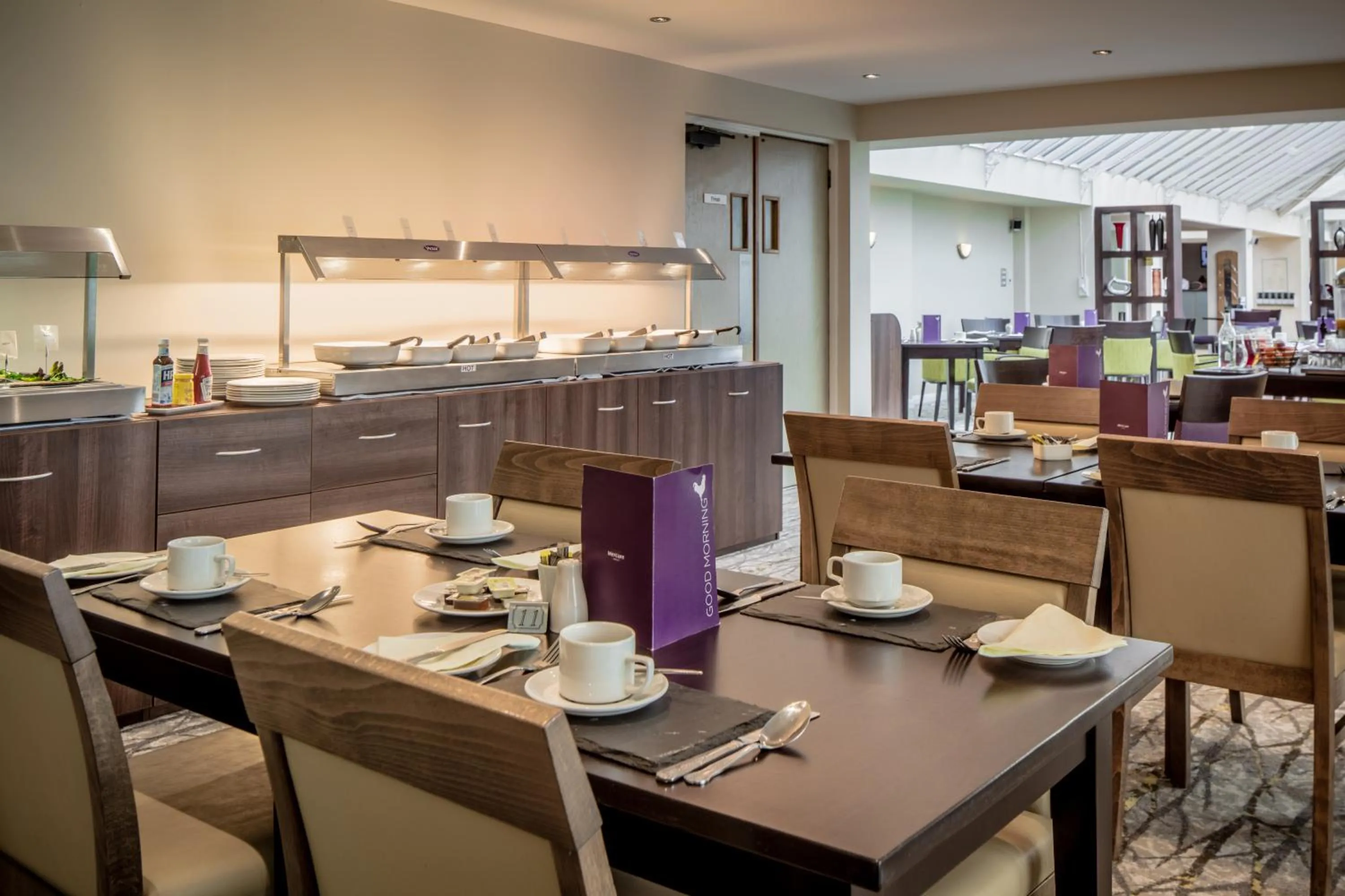 Restaurant/places to eat in Mercure Hatfield Oak Hotel