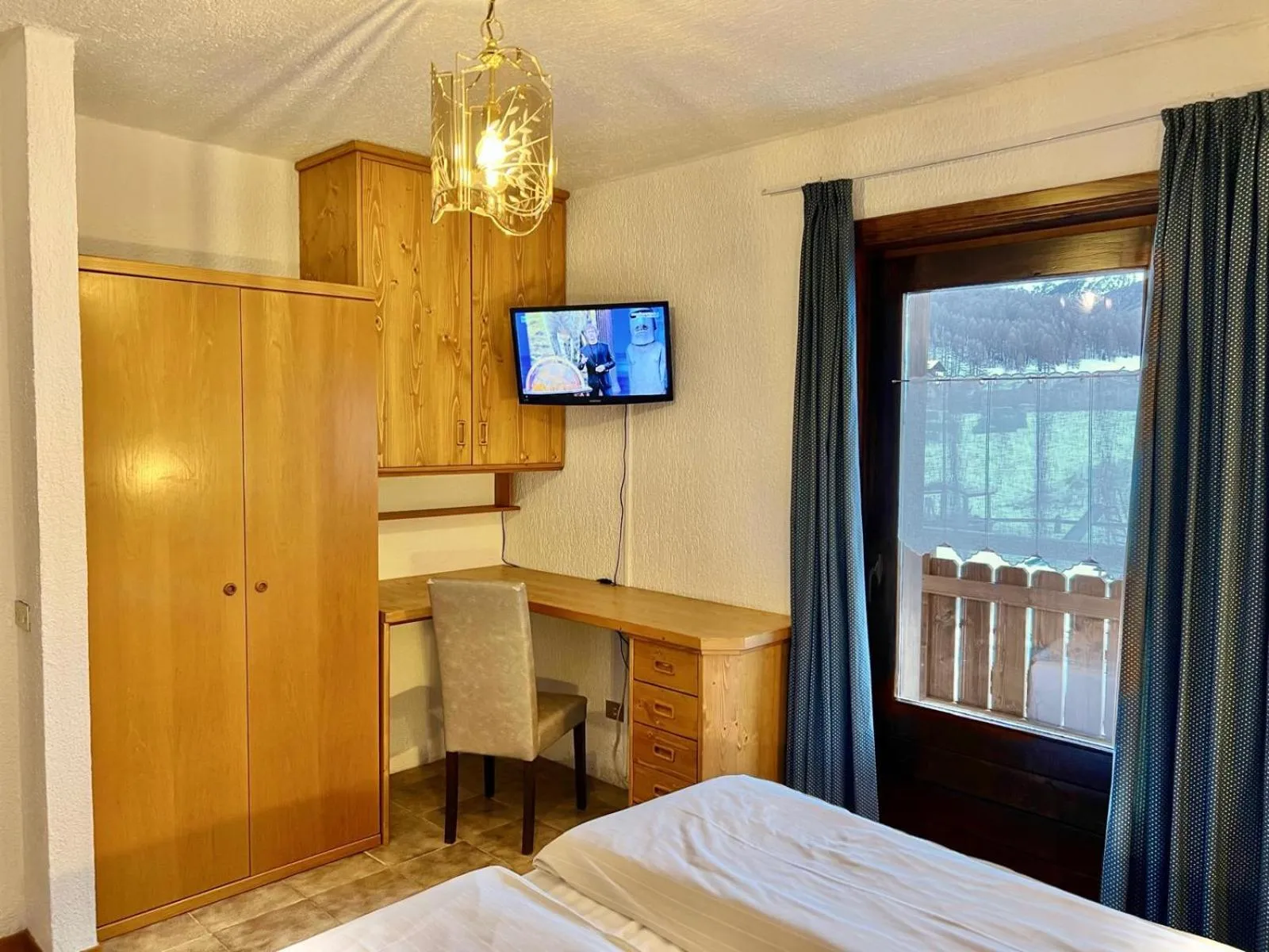 Bed in Residence Adele