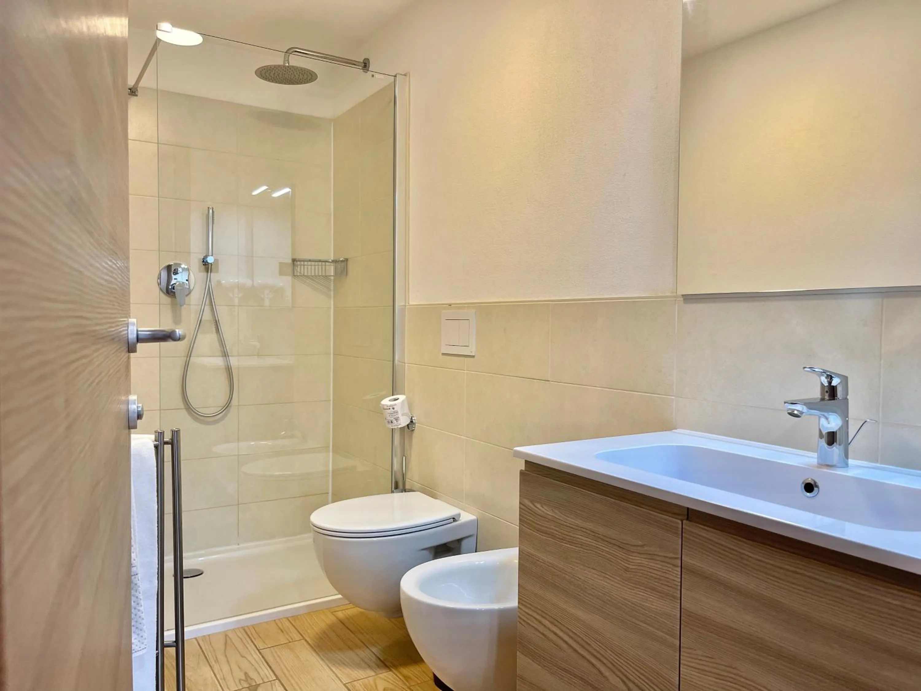 Shower in Residence Adele