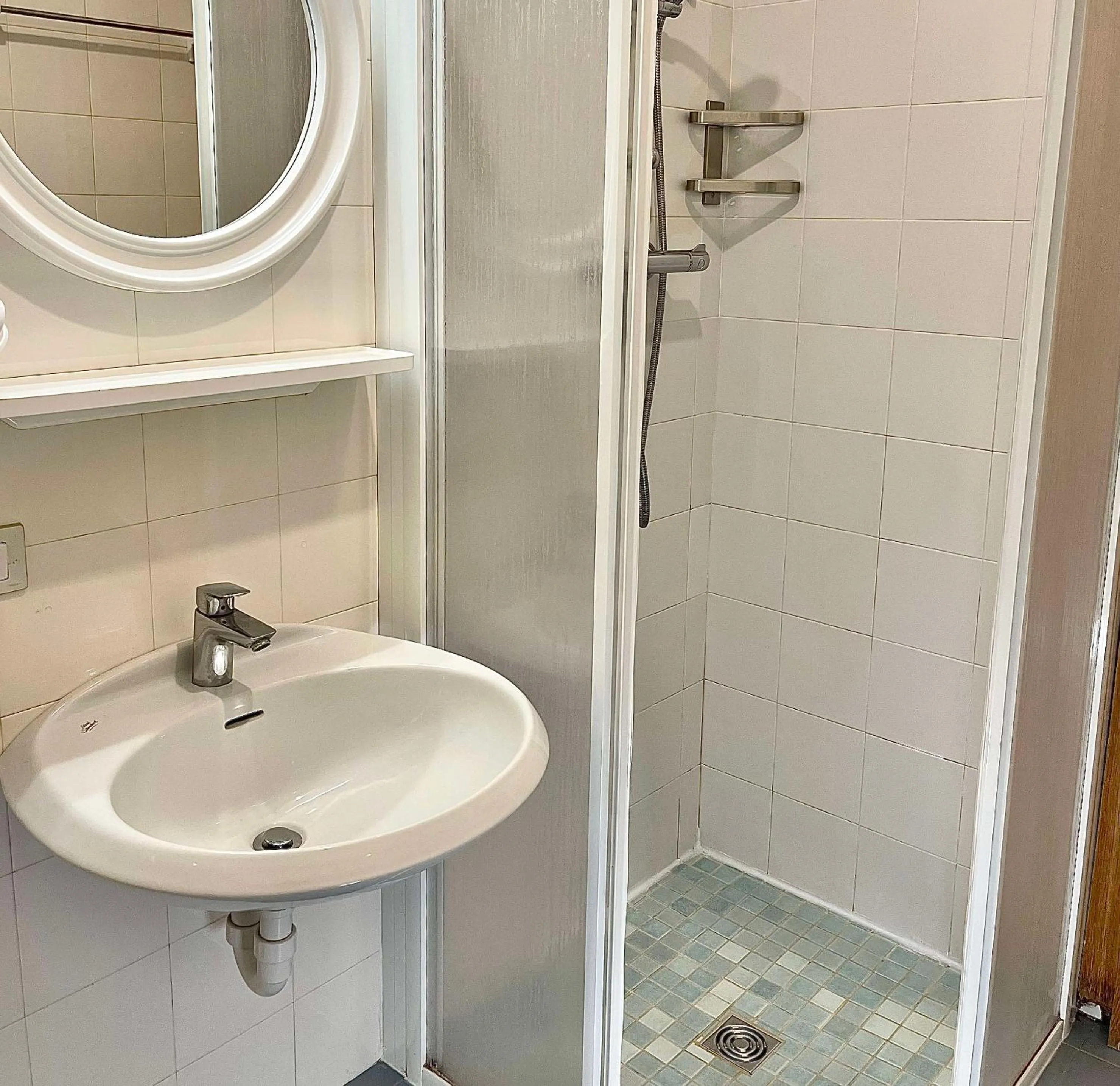 Shower in Residence Adele