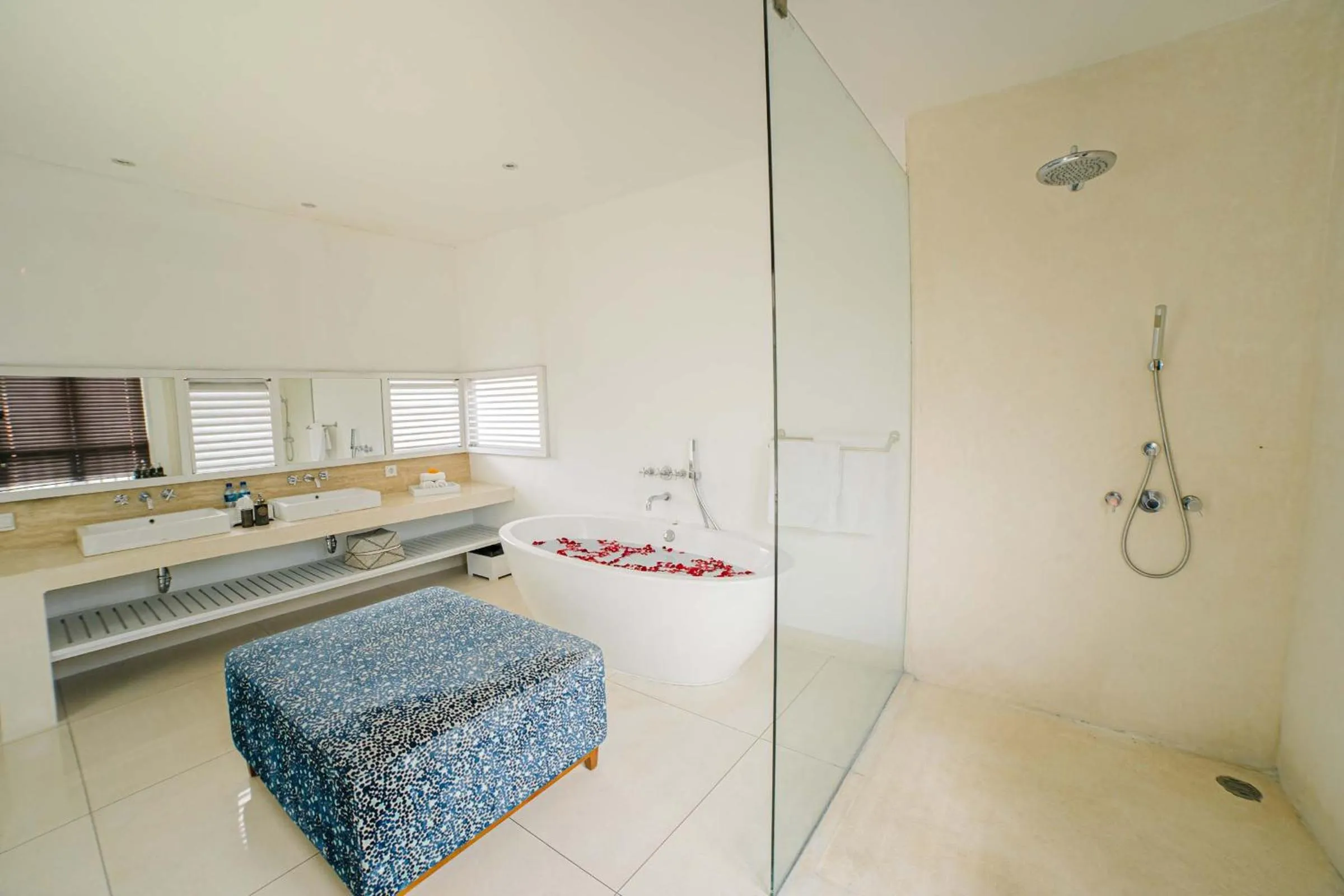 Bathroom in CassaMia Bali - Spacious Luxury 5 Bedroom Villa