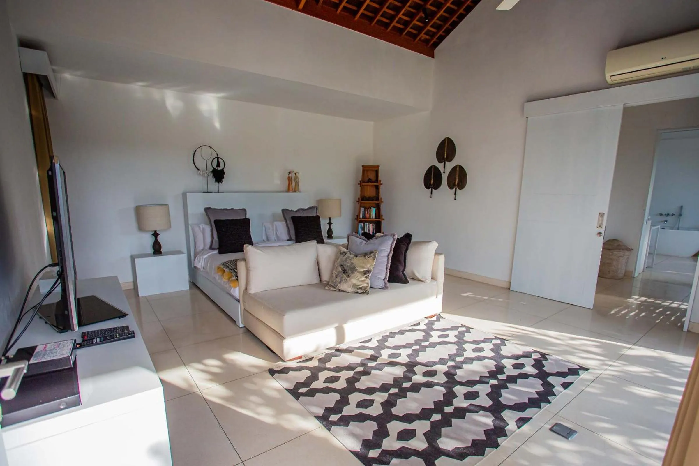 Bedroom in CassaMia Bali - Spacious Luxury 5 Bedroom Villa