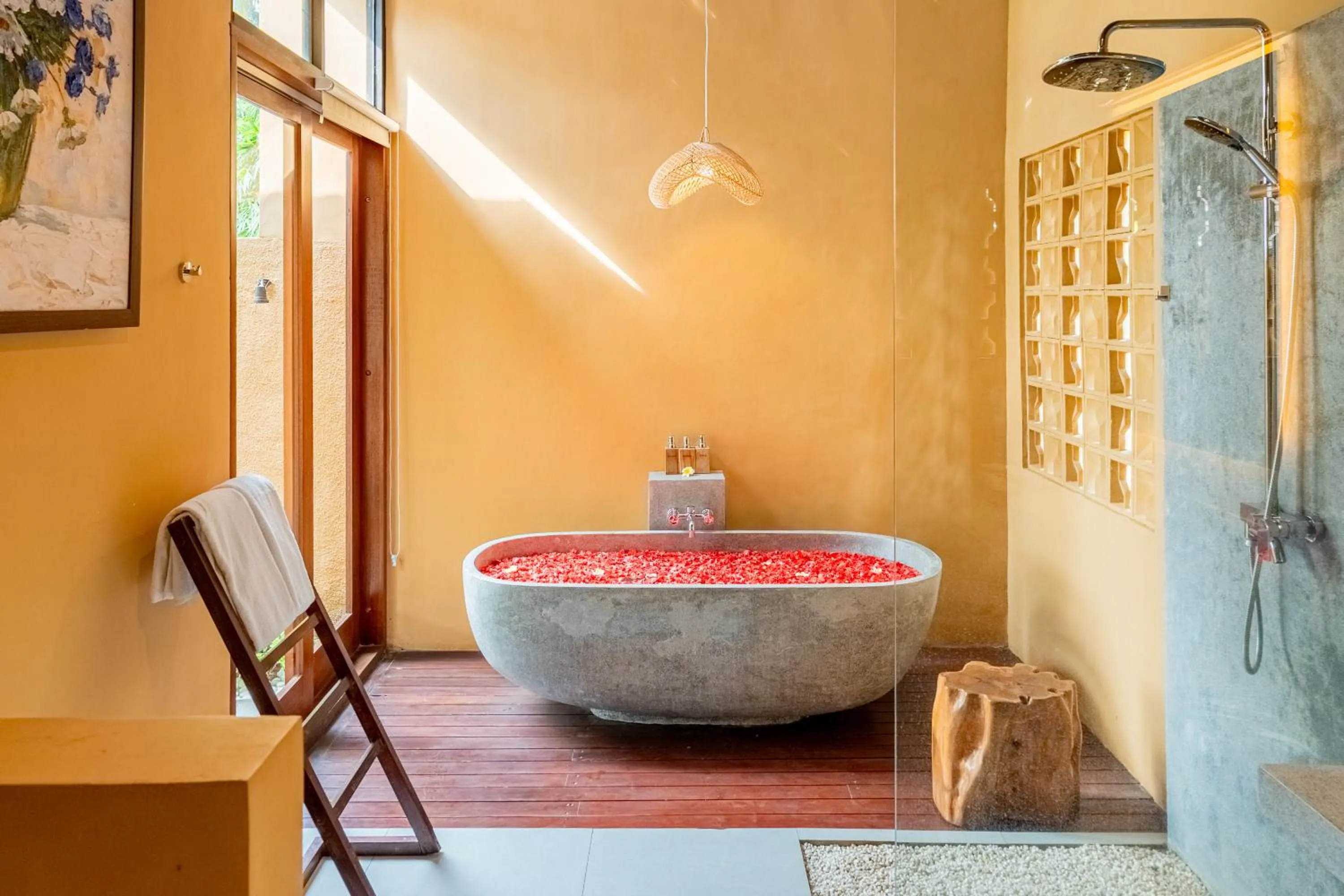 Bathroom in Samkhya Villas - Free 1x Floating Breakfast or Minibar