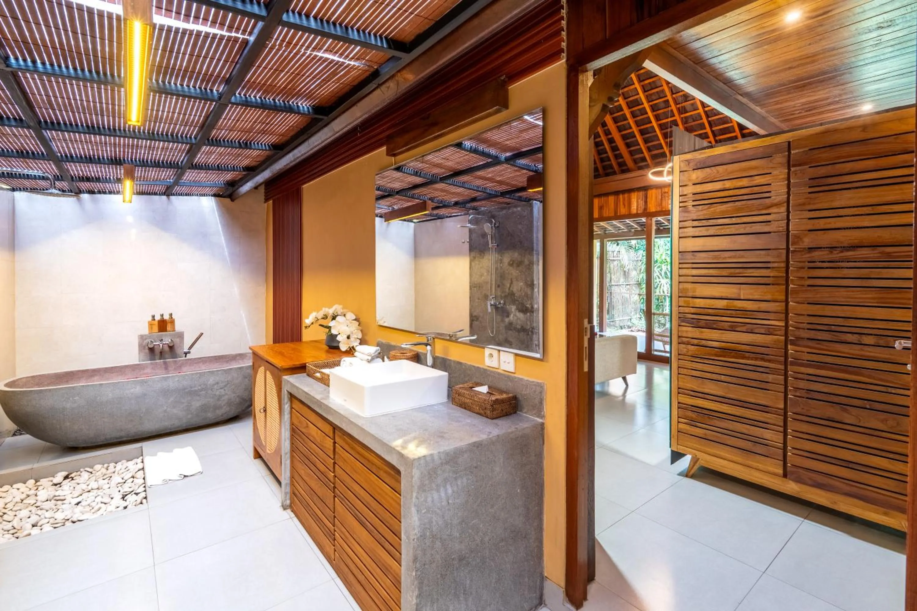 Bathroom in Samkhya Villas - Free 1x Floating Breakfast or Minibar