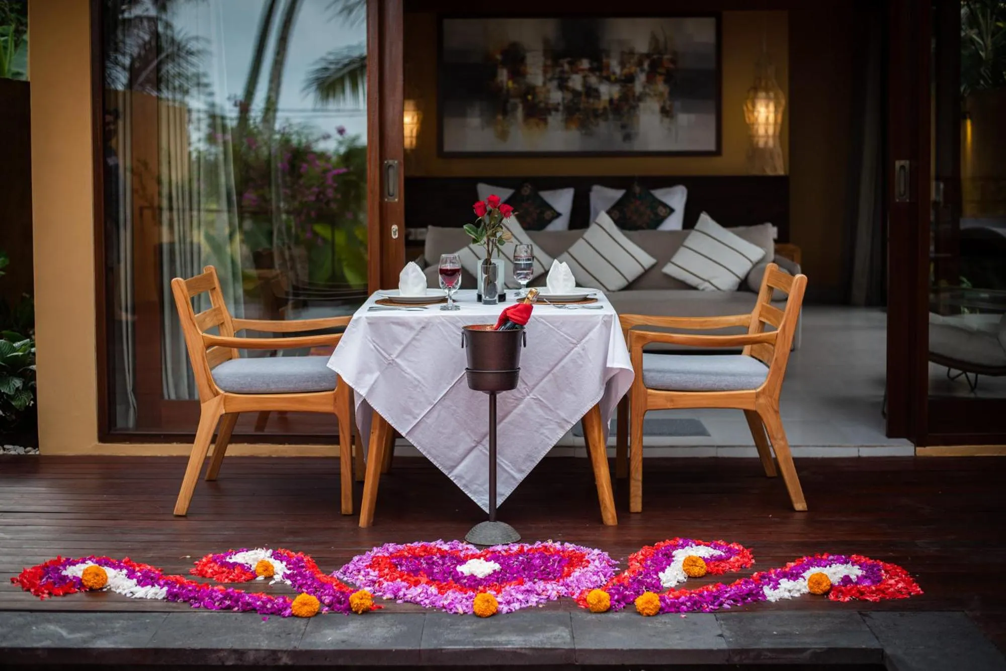 Dinner in Samkhya Villas - Free 1x Floating Breakfast or Minibar