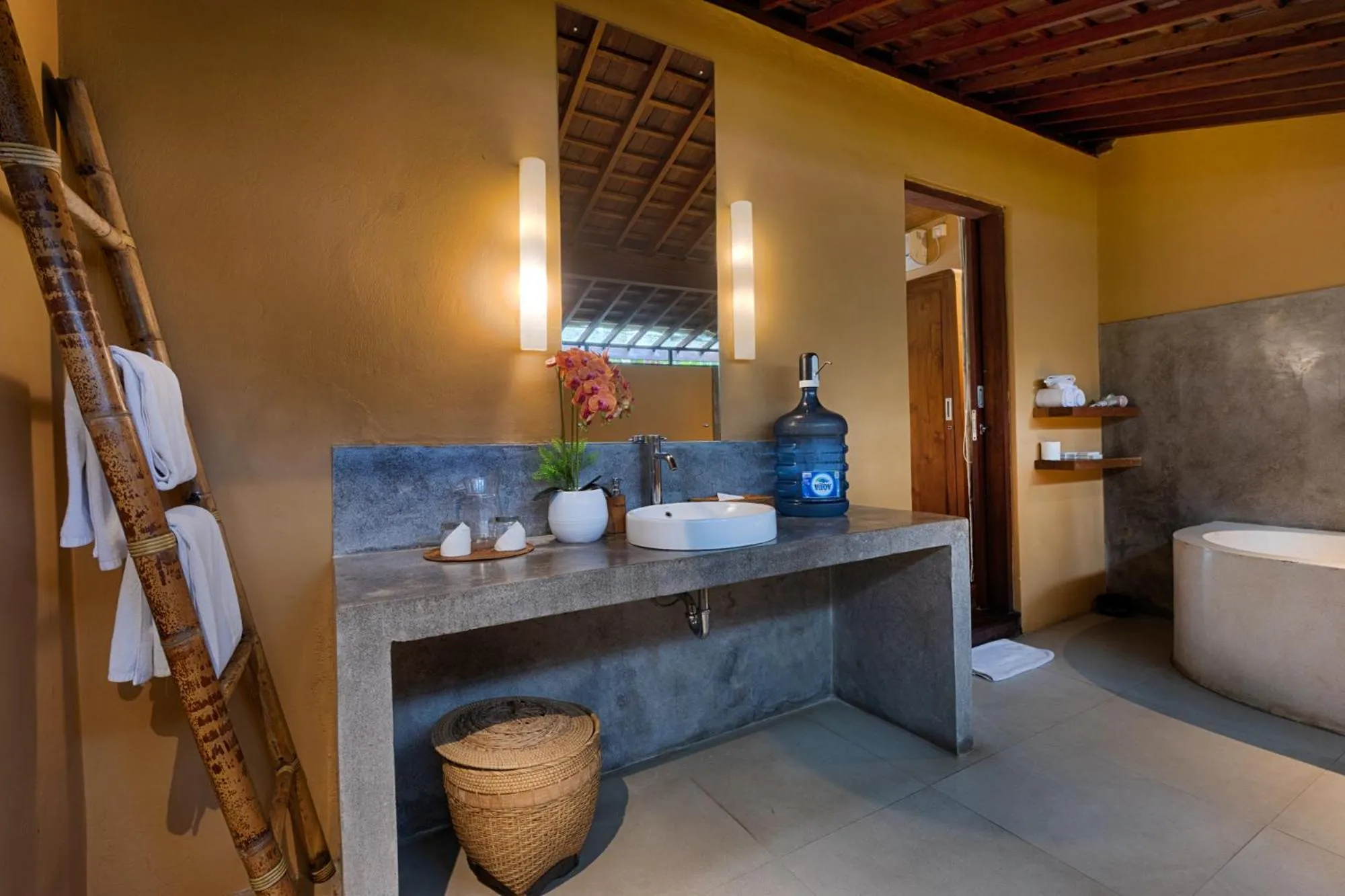 Bathroom in Samkhya Villas - Free 1x Floating Breakfast or Minibar