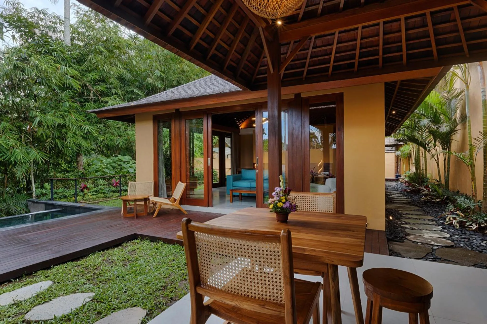 Day in Samkhya Villas - Free 1x Floating Breakfast or Minibar