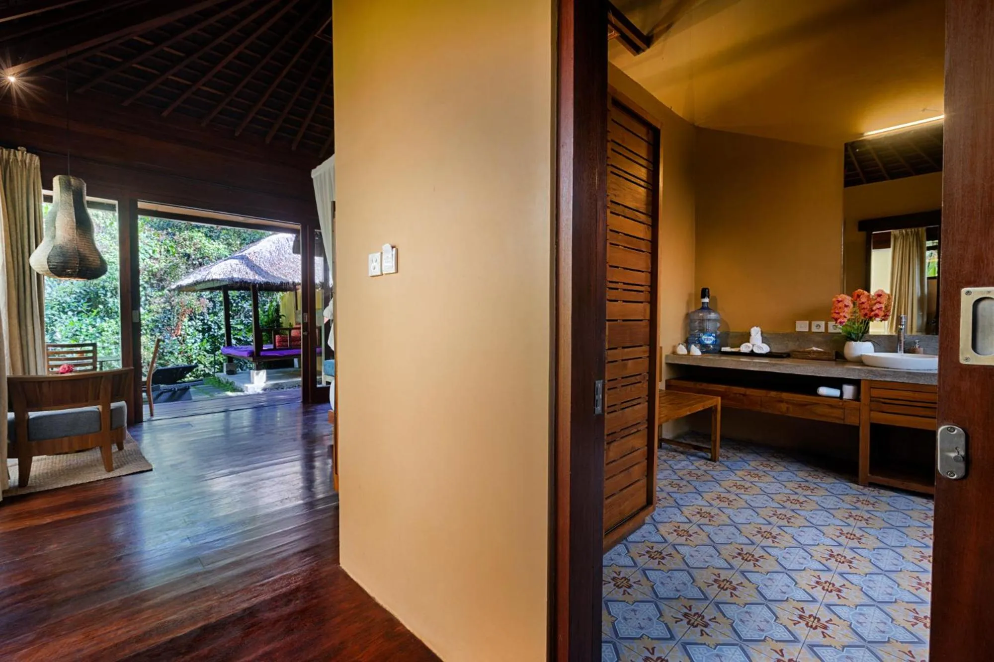Bathroom in Samkhya Villas - Free 1x Floating Breakfast or Minibar