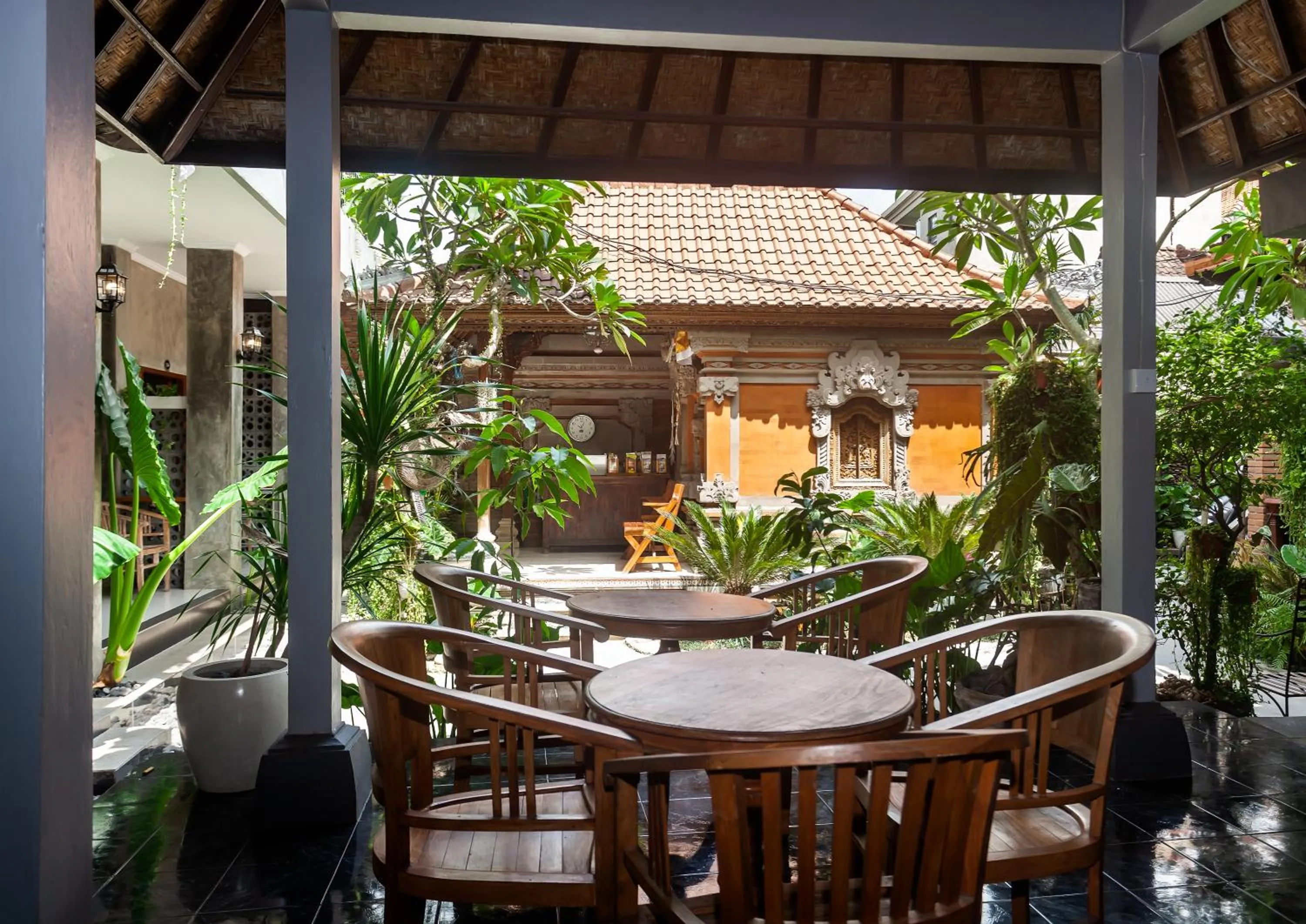 Restaurant/places to eat in Rumah Weda