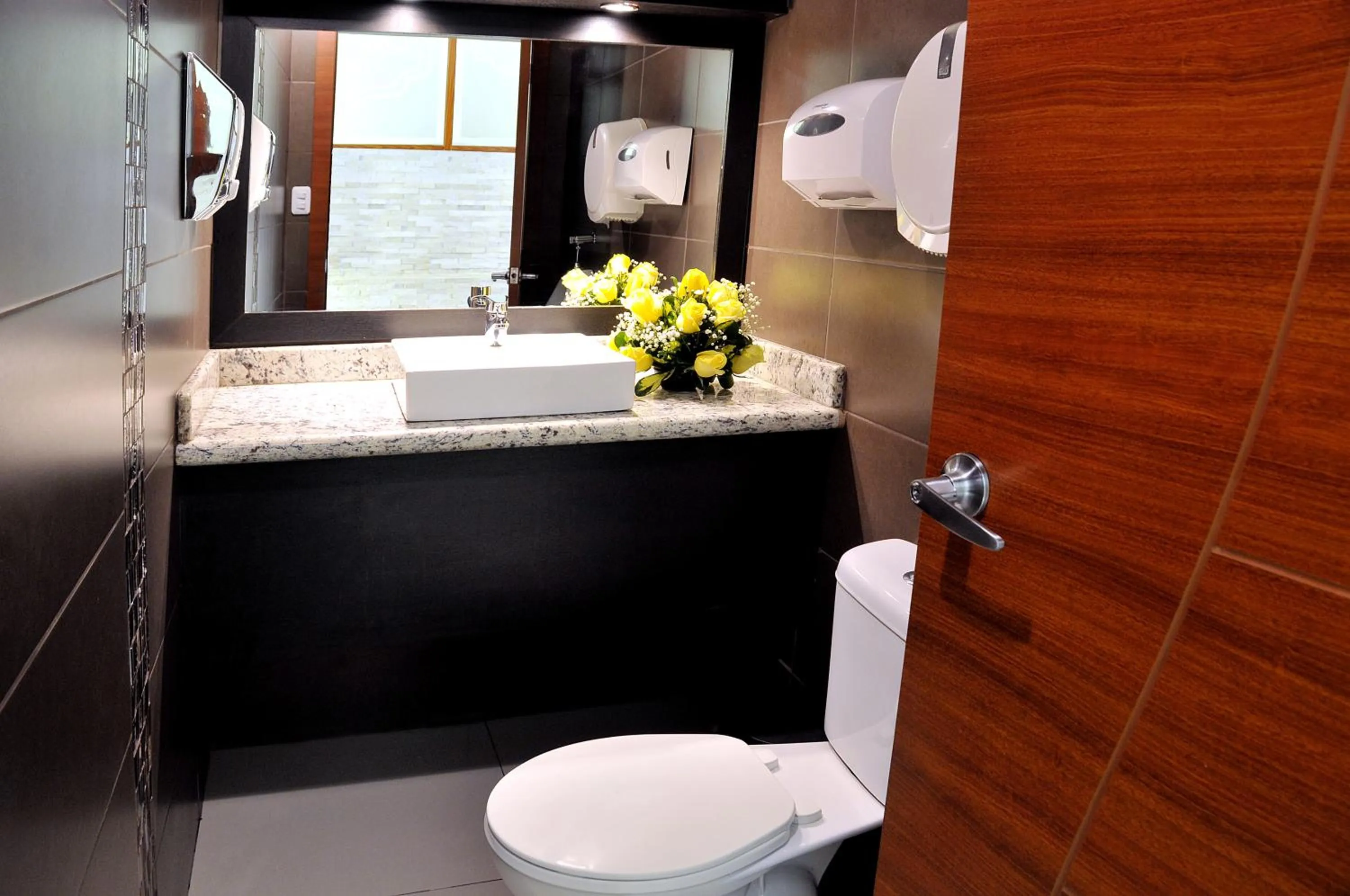 Public Bath in Hotel Margarita 2