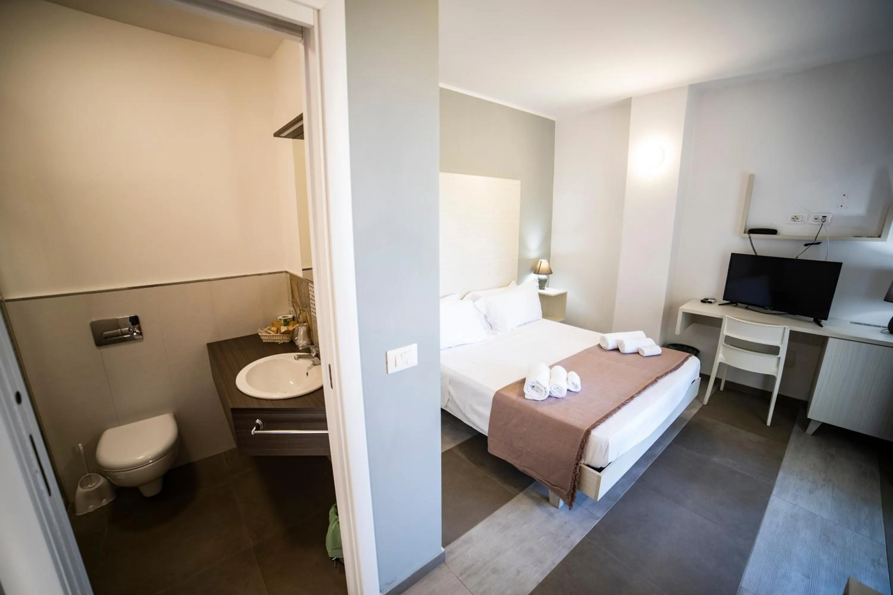 Photo of the whole room, Bed in UNICO Cannamele Escape Tropea by Life Resorts