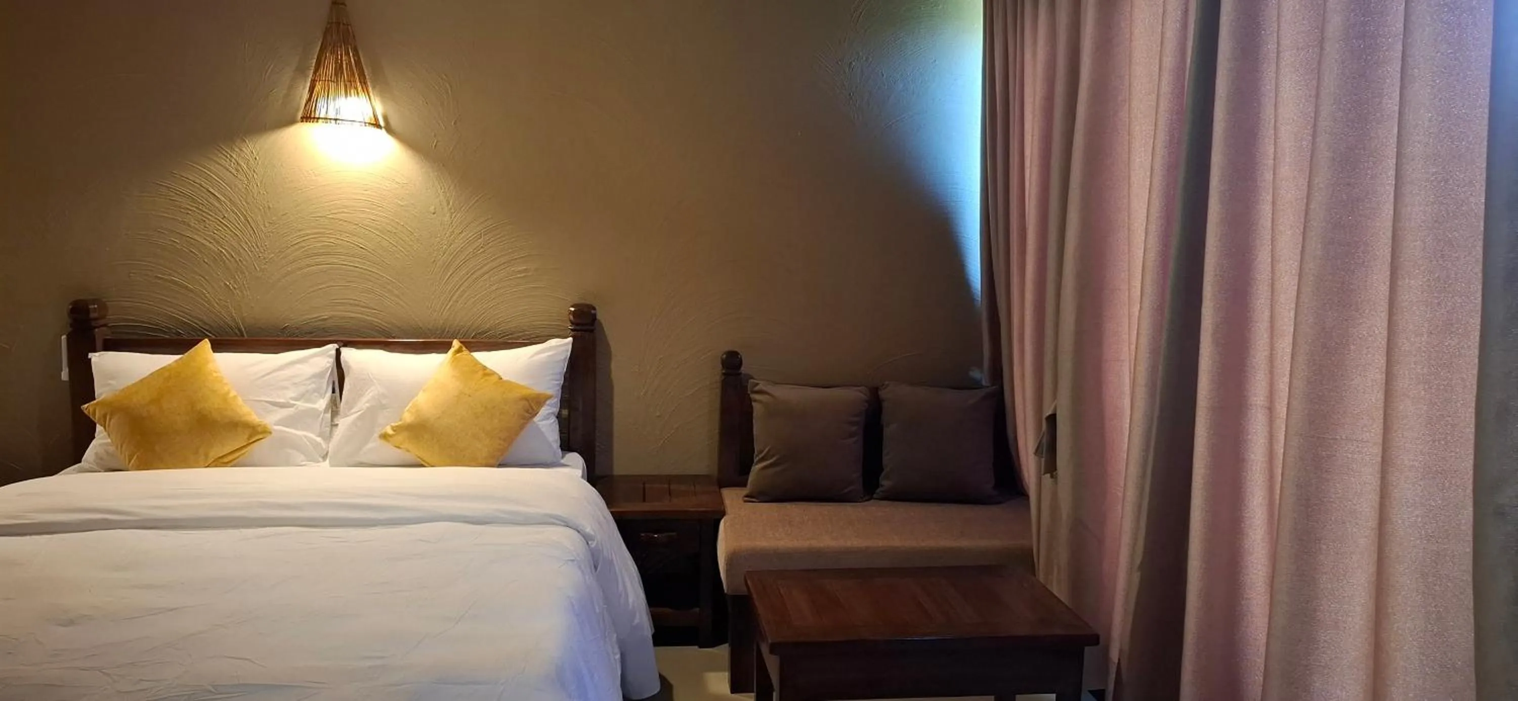 Property building, Bed in River View Jungle Camp