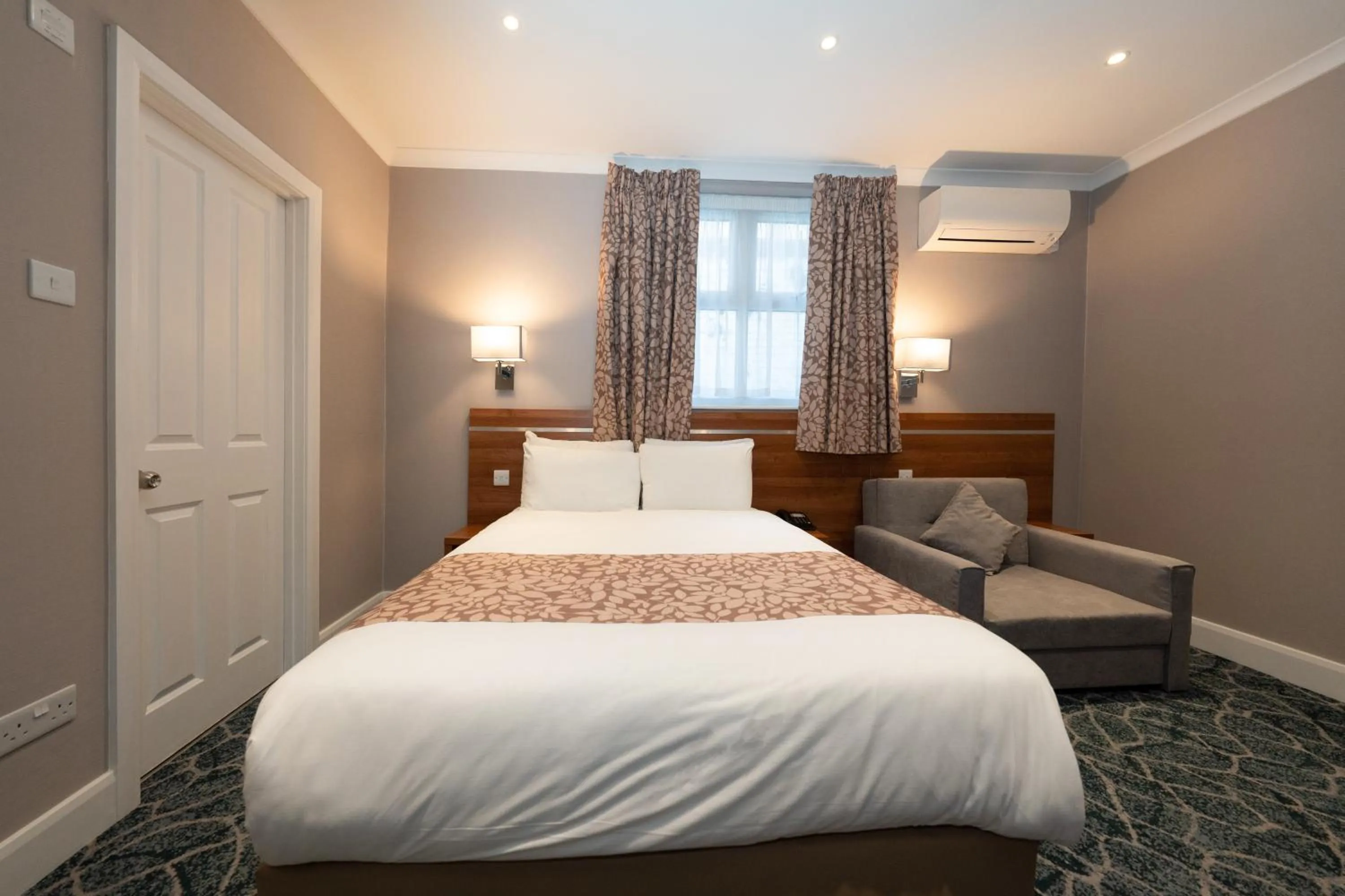 Bedroom, Bed in Park Avenue Bayswater Inn Hyde Park