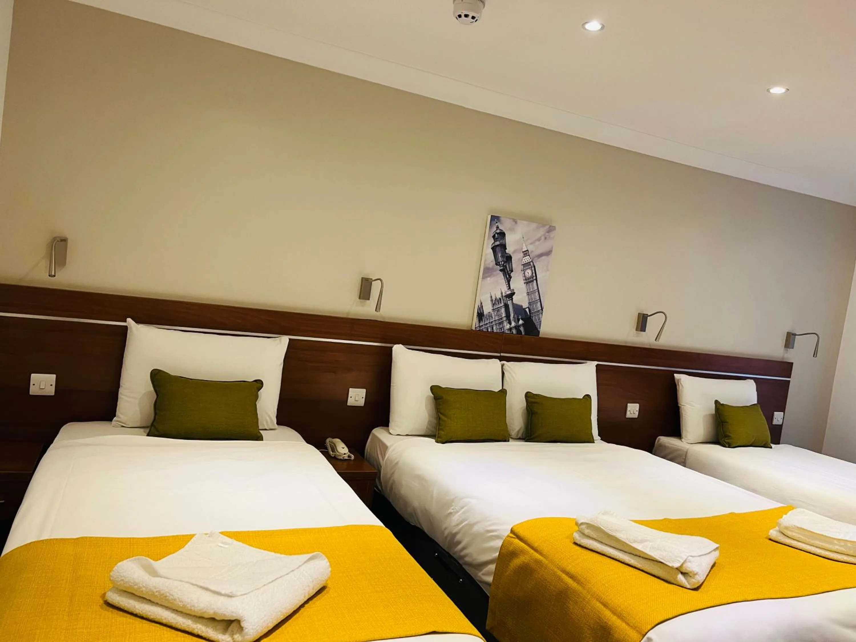 Bedroom, Bed in Park Avenue Bayswater Inn Hyde Park