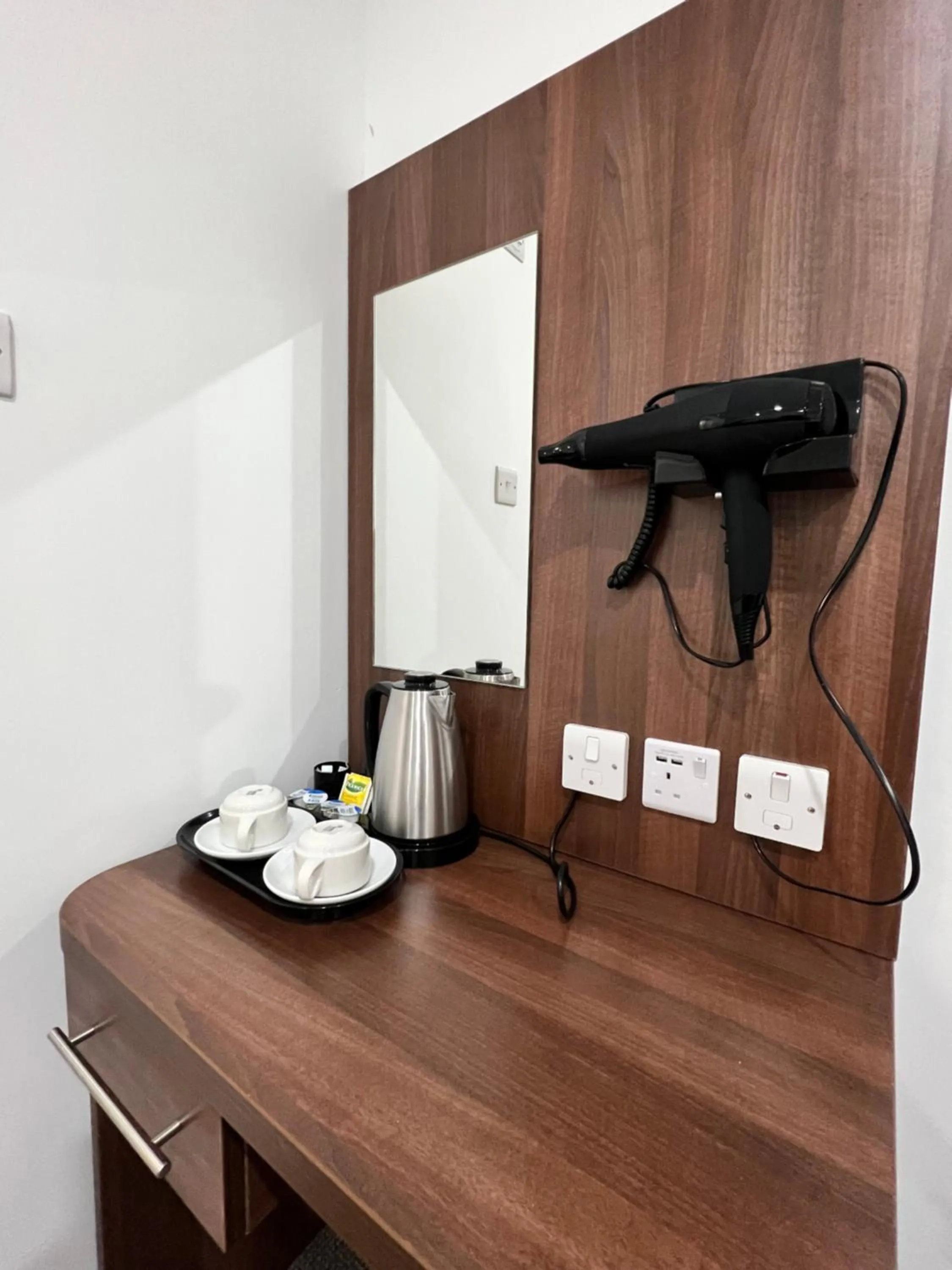 Coffee/tea facilities in Park Avenue Bayswater Inn Hyde Park