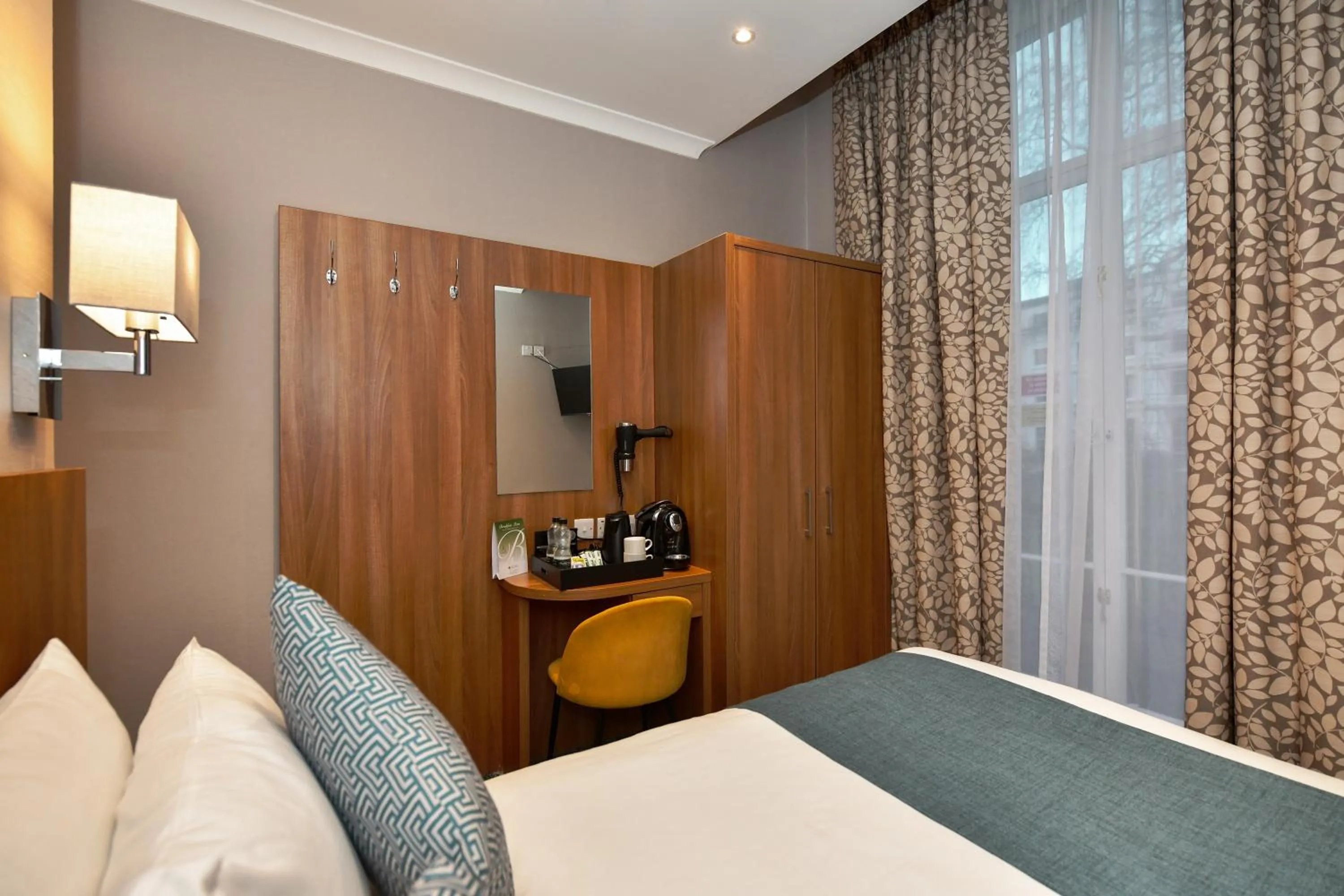 Bedroom, Bed in Park Avenue Bayswater Inn Hyde Park