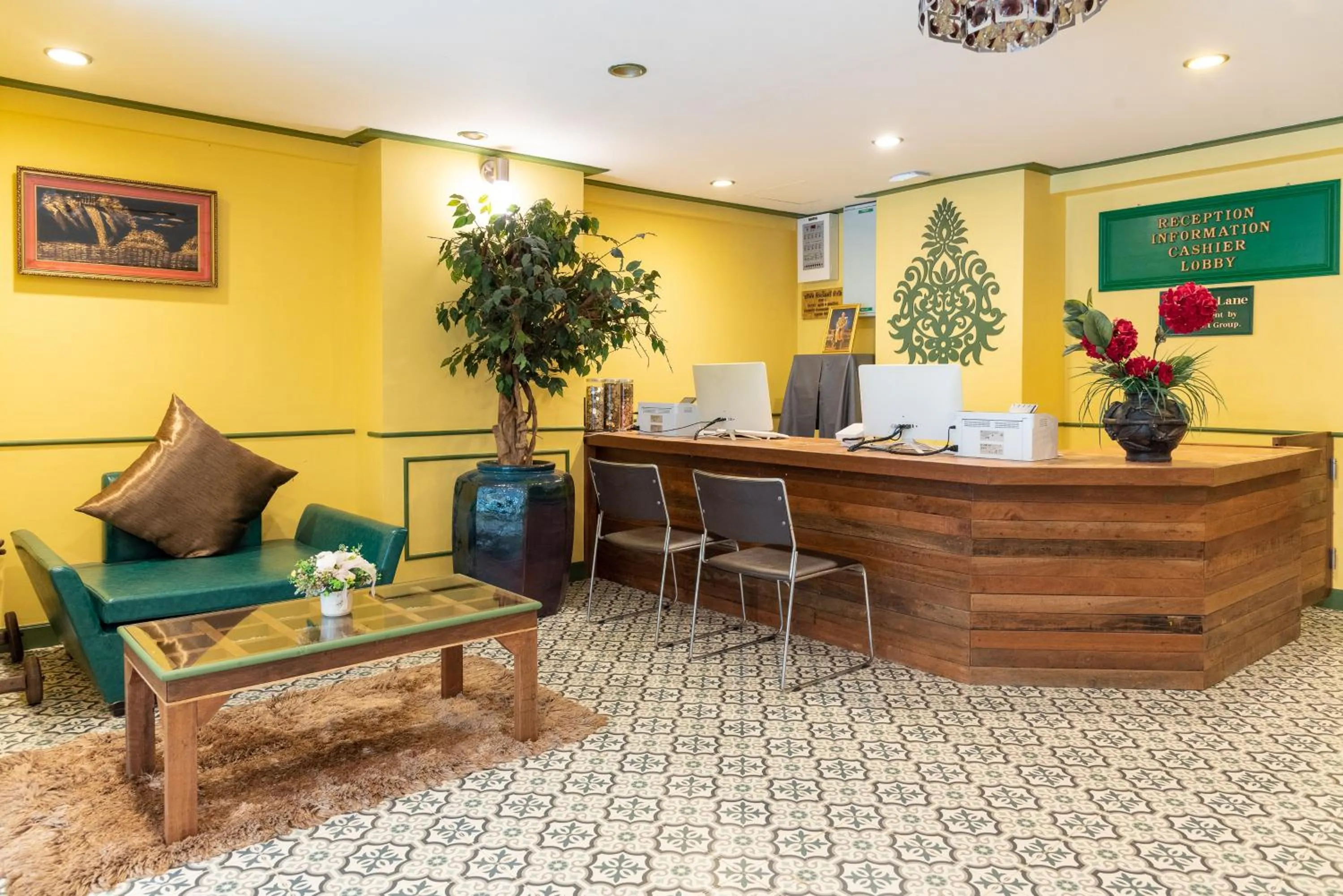 Seating area in 75 Paradise Lane Managed by Loft Group