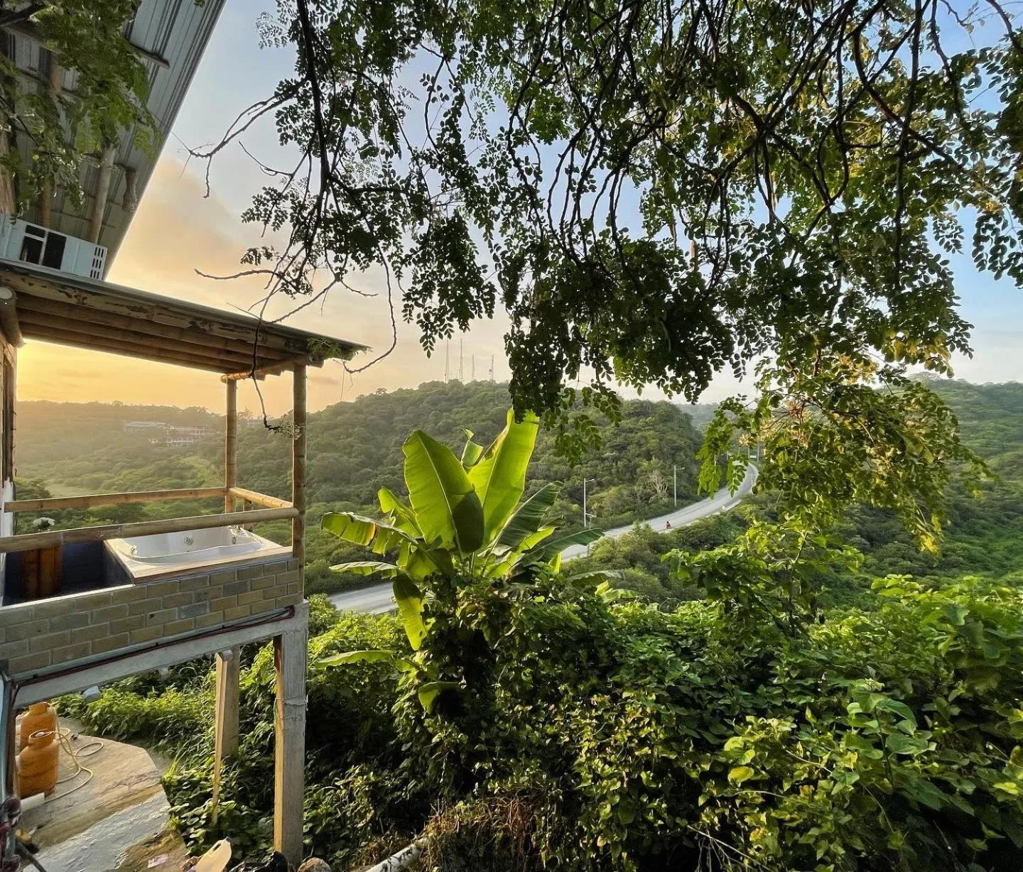 Spring in Punta Hills Montanita