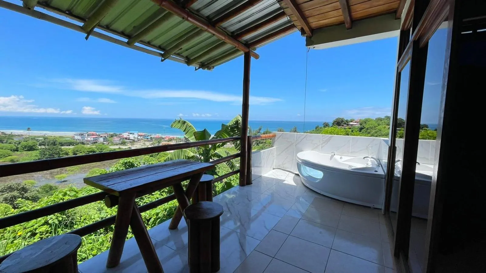 Punta Hills Montanita