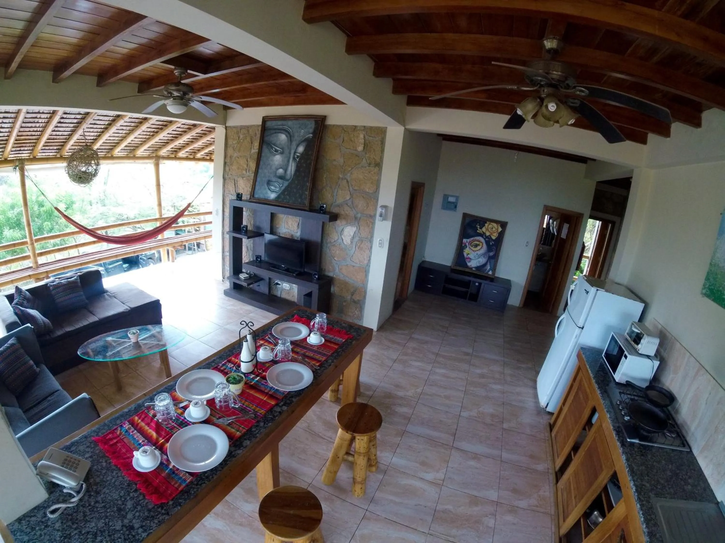 Communal lounge/ TV room in Punta Hills Montanita