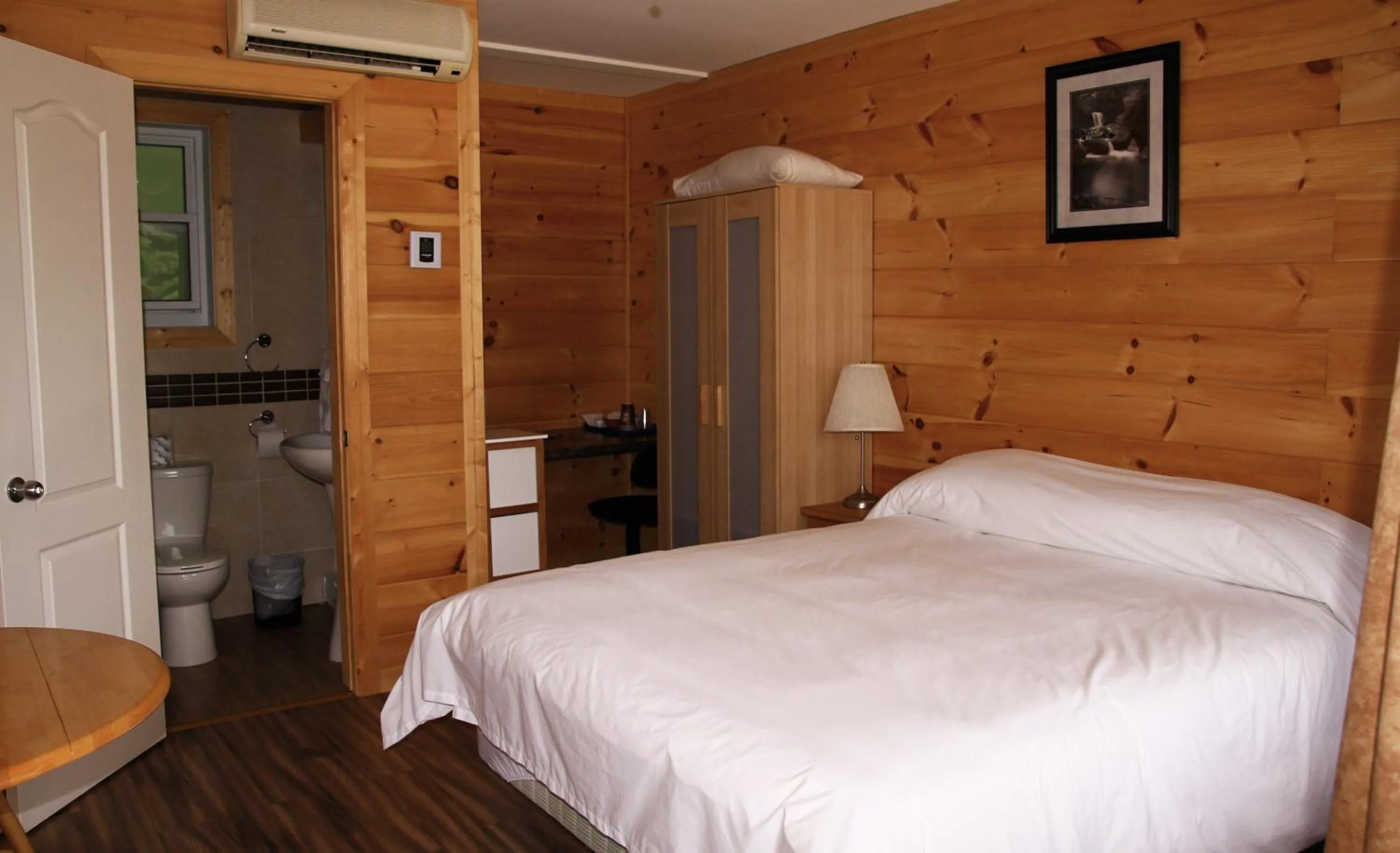 Photo of the whole room, Bed in Motel 149