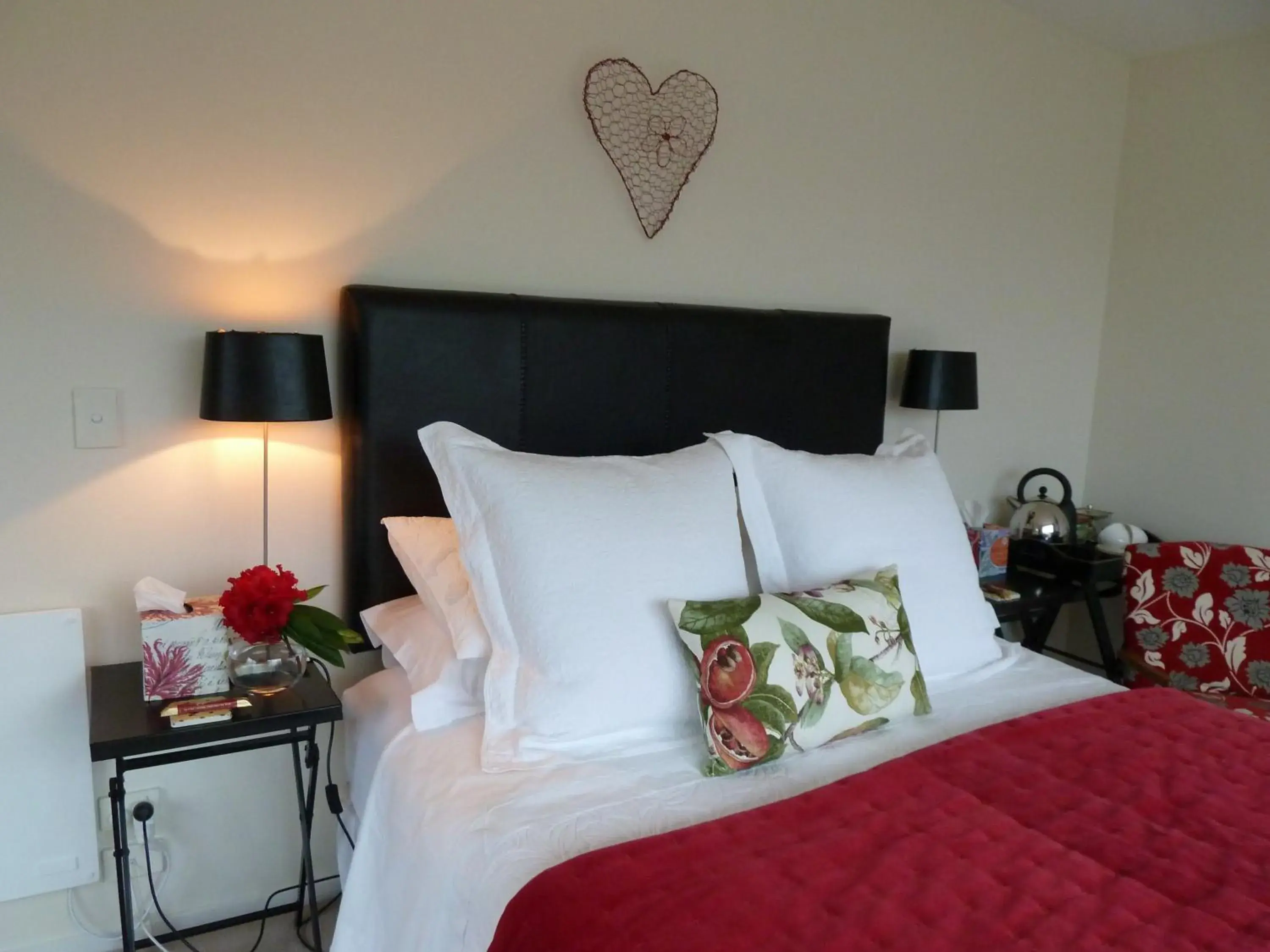 Deluxe Queen Room in L'abri Bed and Breakfast Deluxe Queen Room in L'abri Bed and Breakfast