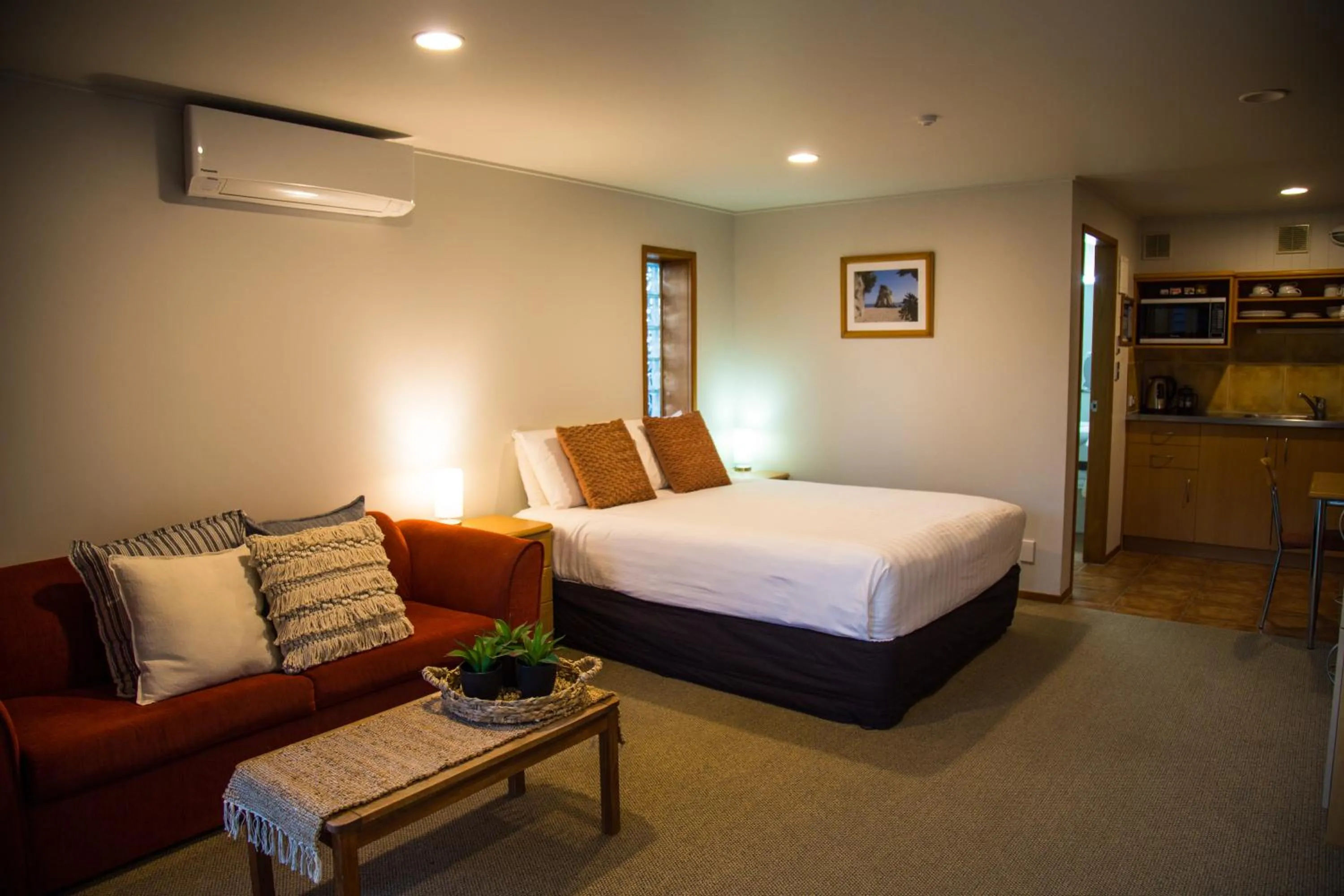 BBQ facilities, Bed in Hahei Beach Resort