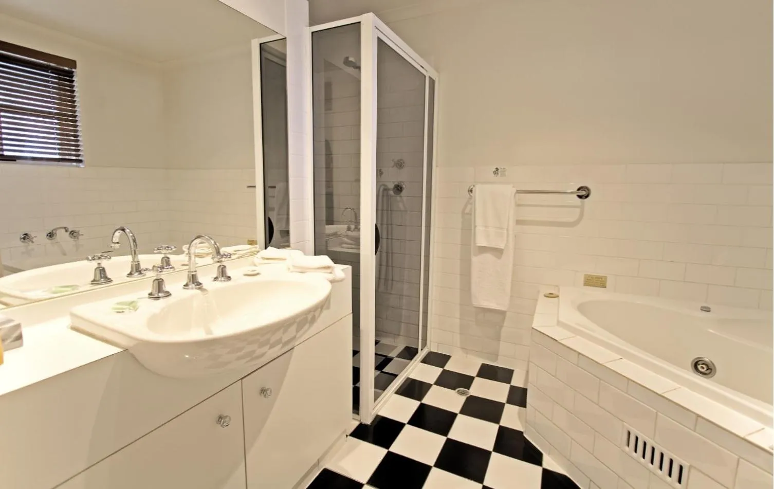 Shower in St Francis Winery