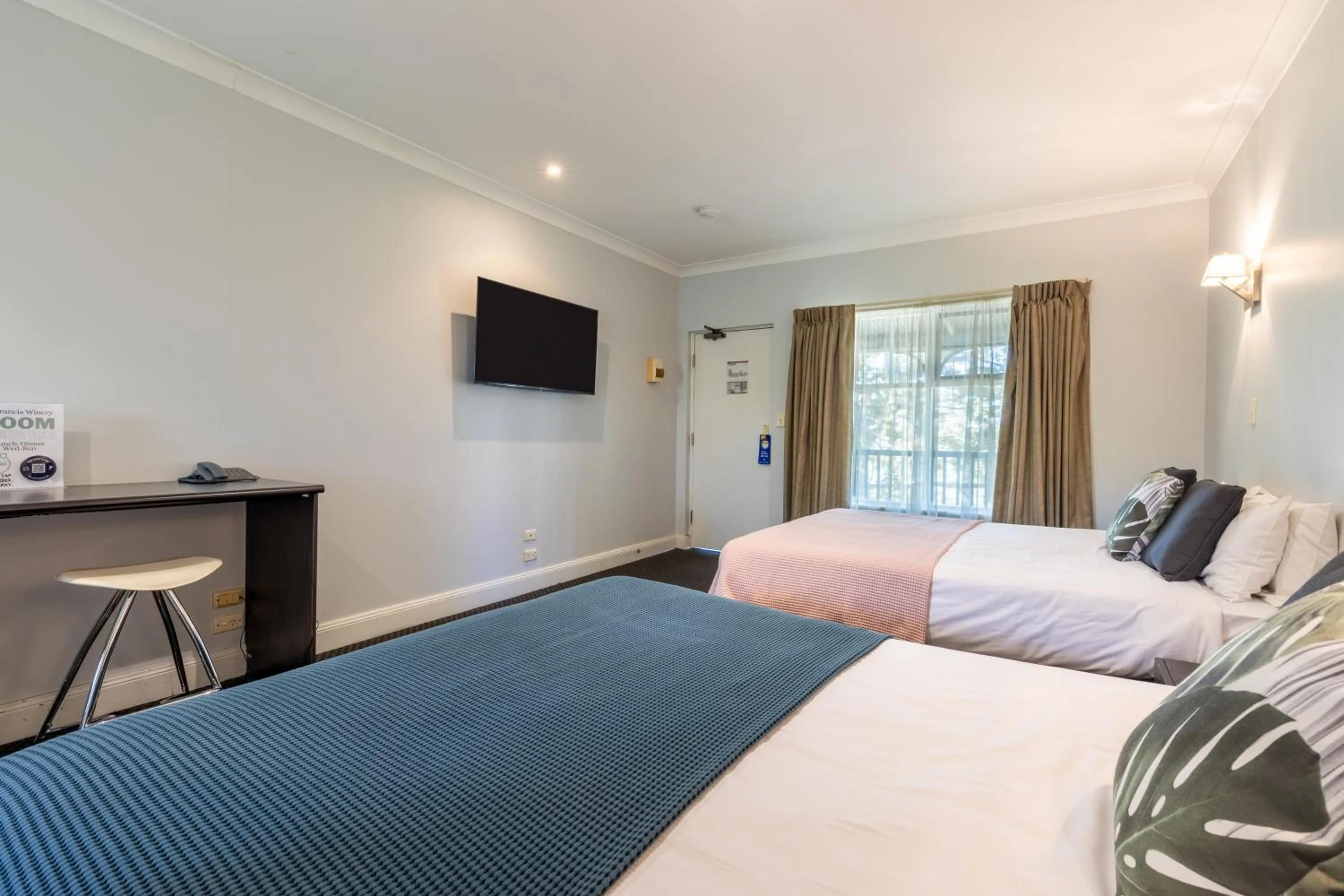 Photo of the whole room, Bed in St Francis Winery