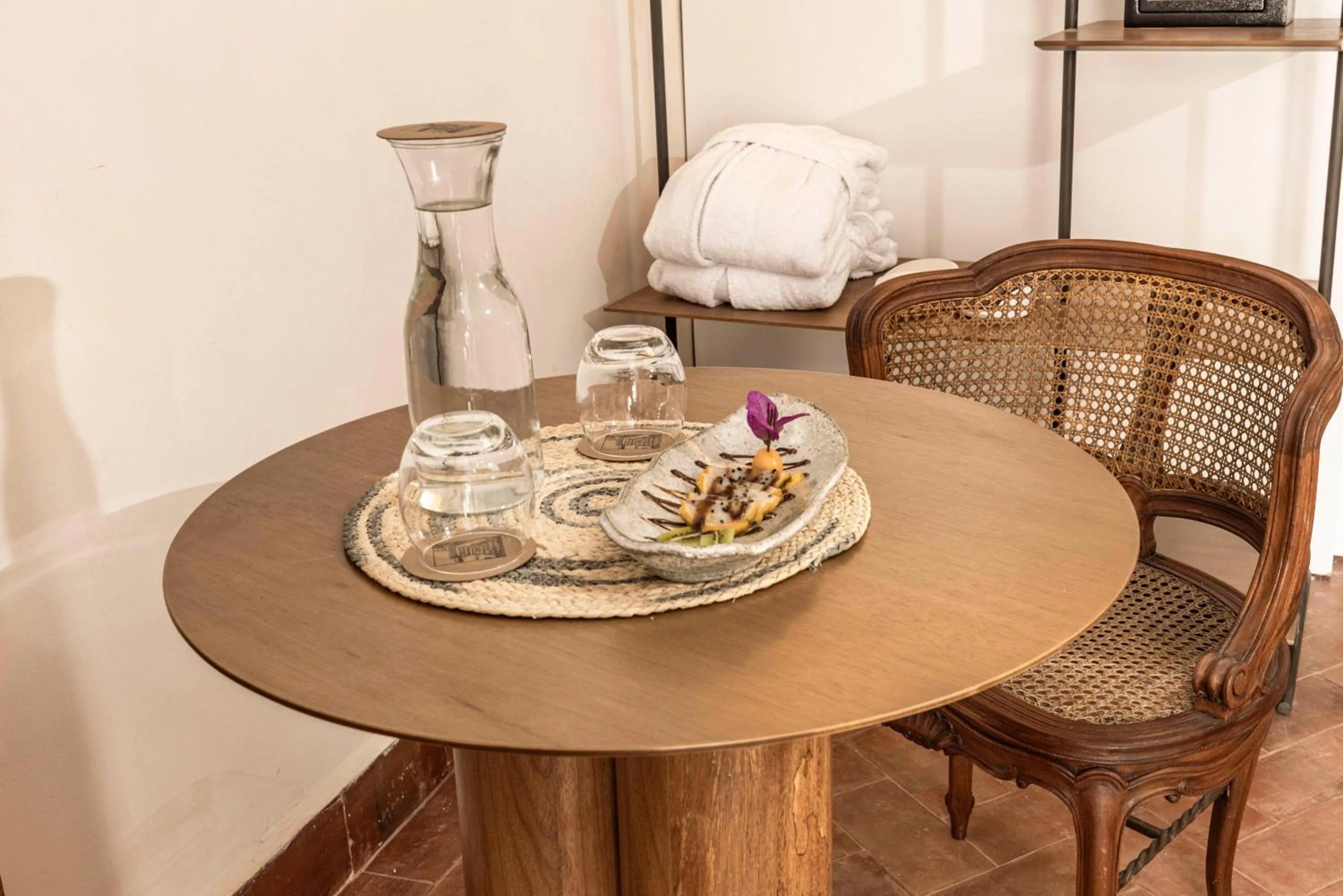 room service in Casa Clara by Ananay Hotels