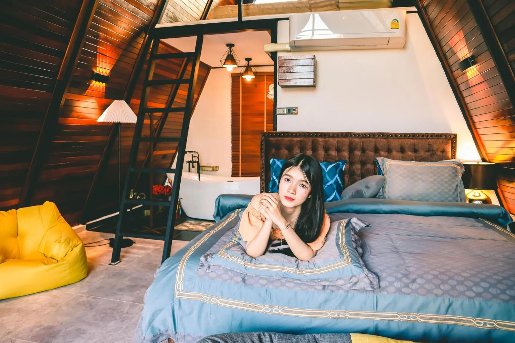 Bed in Nakara Villas & Glamping Udon Thani