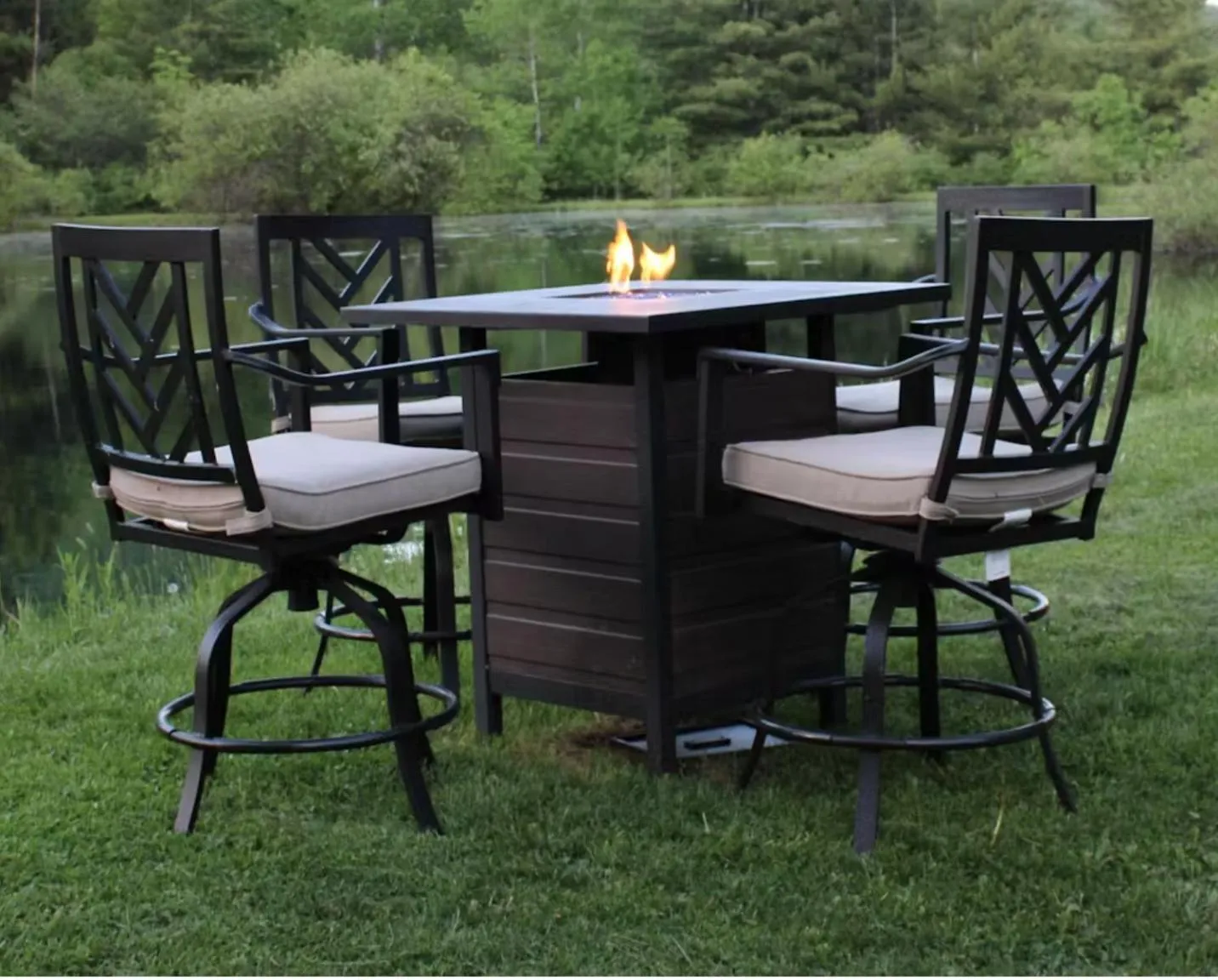 BBQ facilities in Colton Point Motel