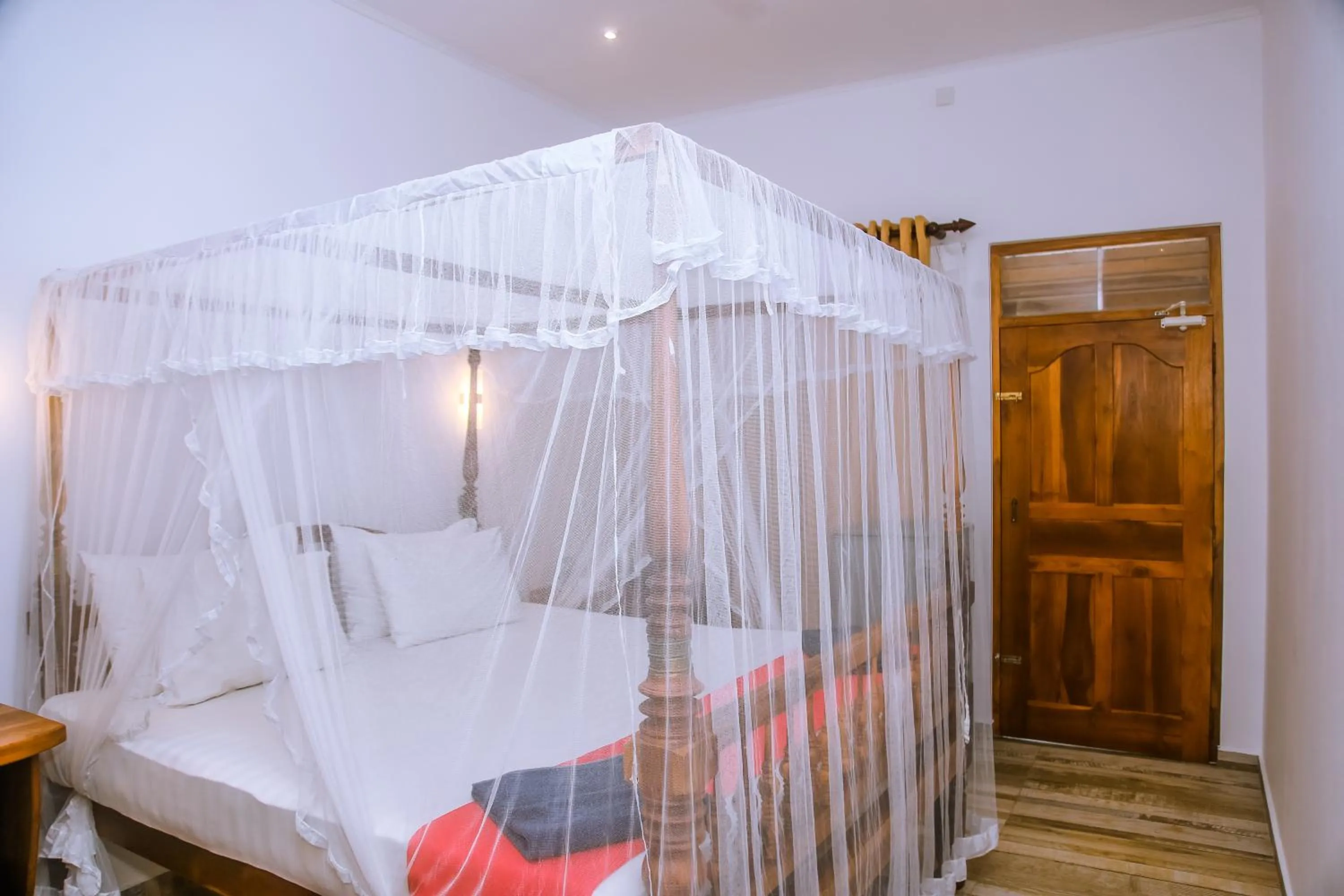 Bed in Surf Sea Breeze