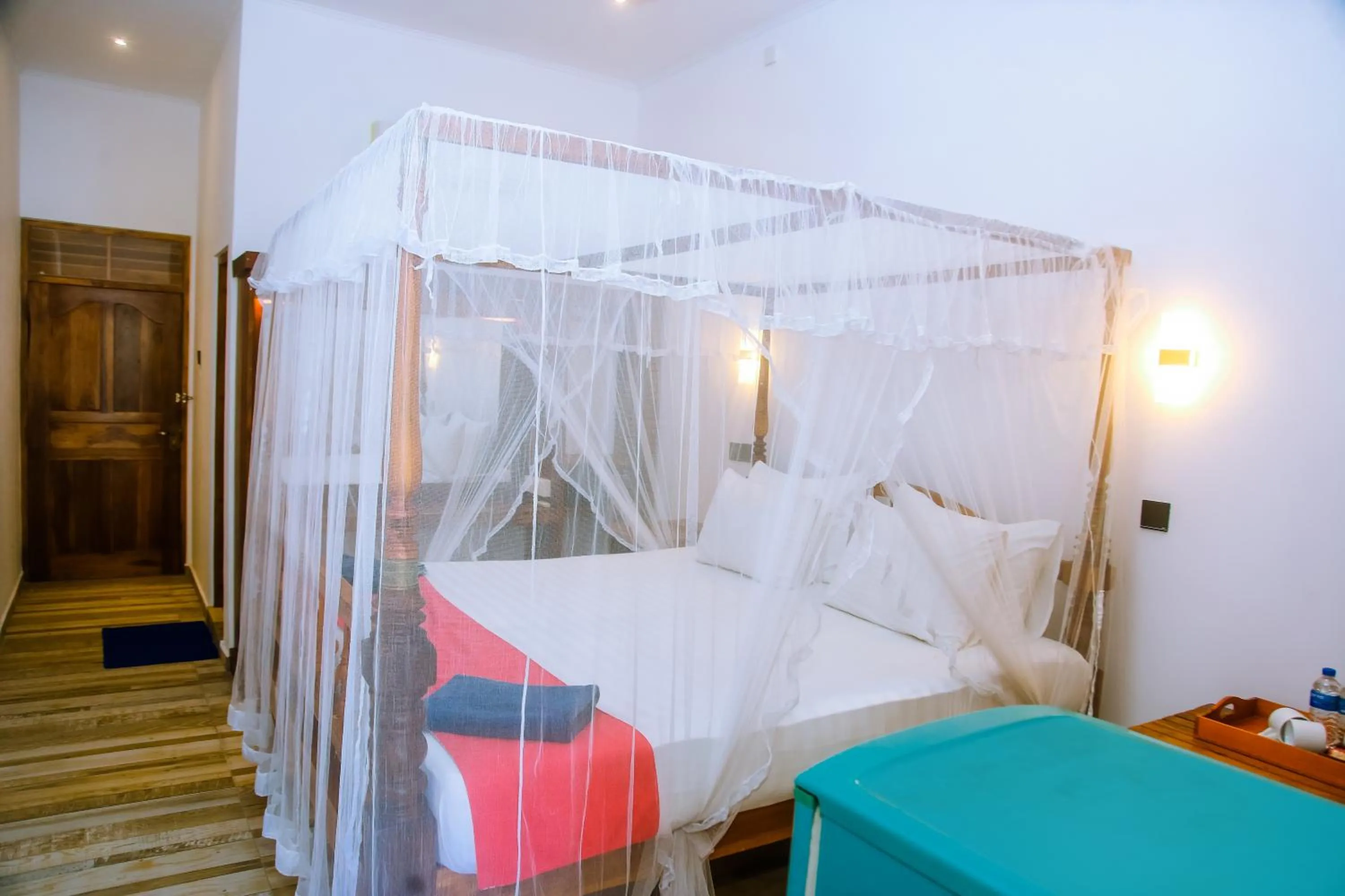 Bed in Surf Sea Breeze