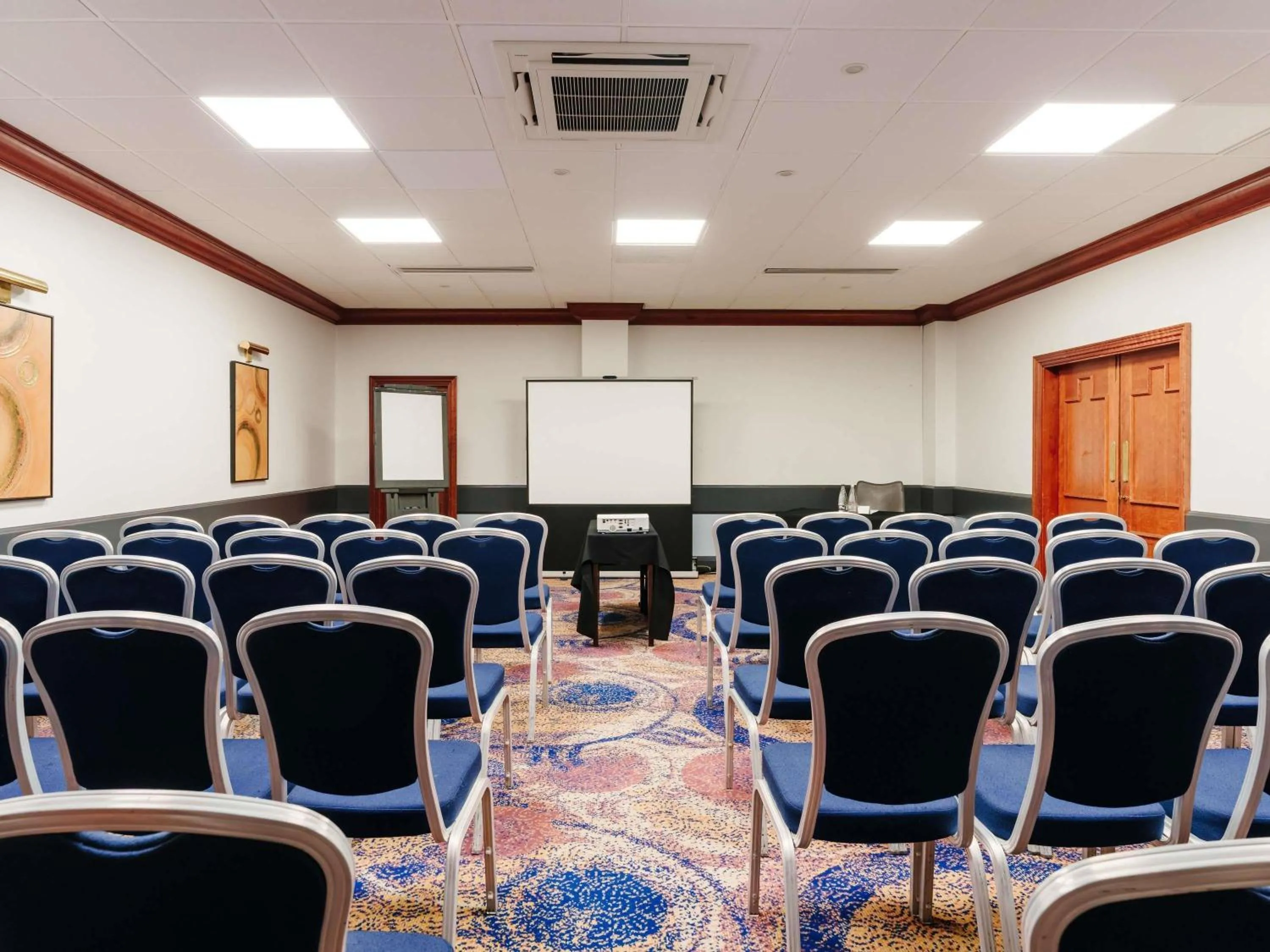 Meeting/conference room in Mercure Daventry Court Hotel