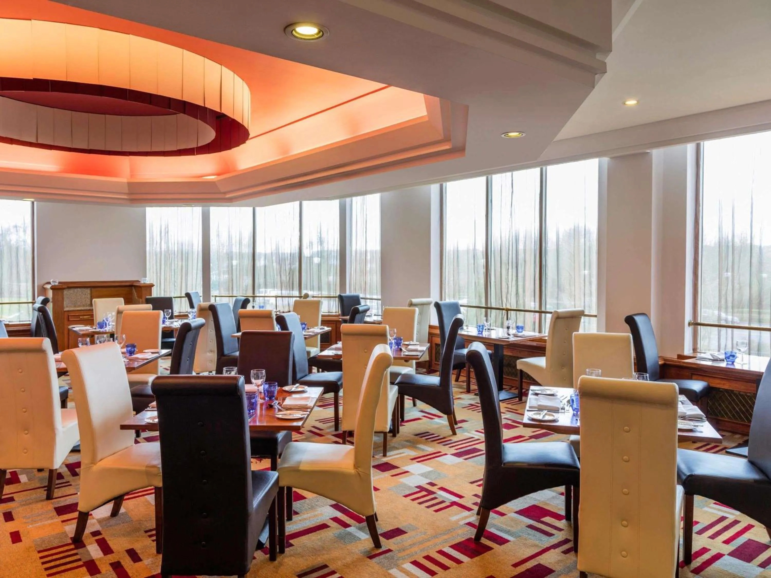 Restaurant/places to eat in Mercure Daventry Court Hotel