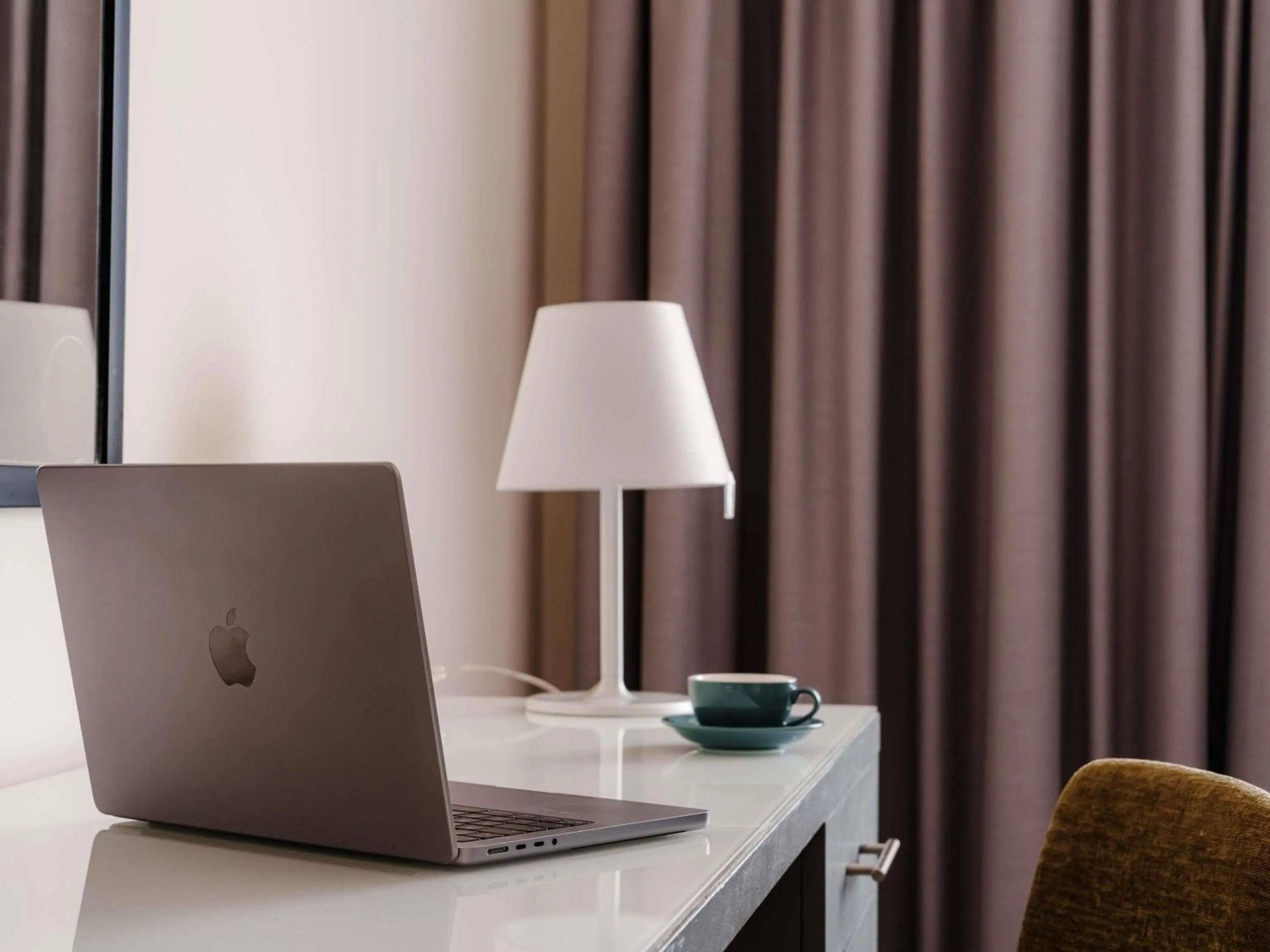 Bedroom in Mercure Daventry Court Hotel