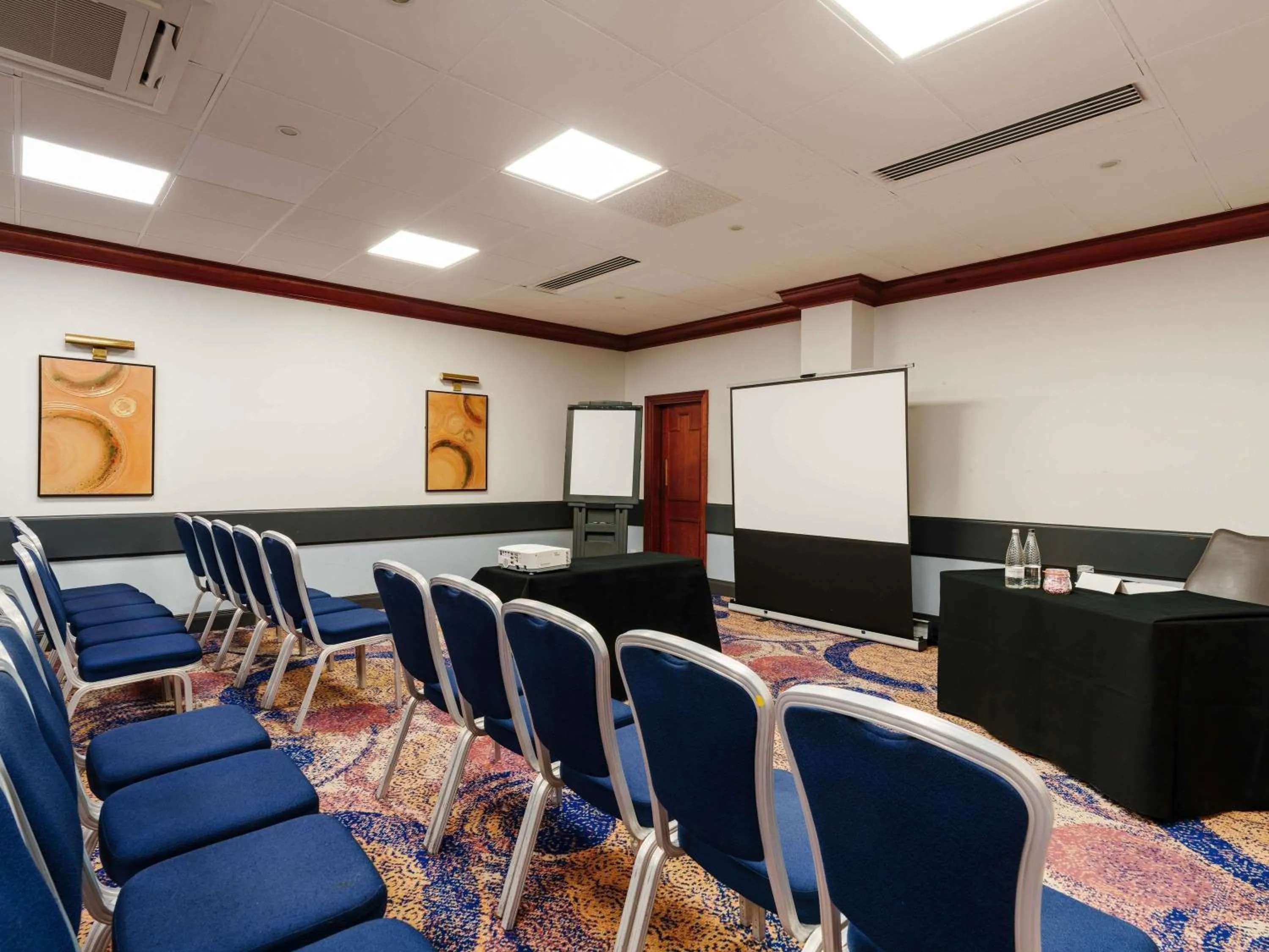 Meeting/conference room in Mercure Daventry Court Hotel