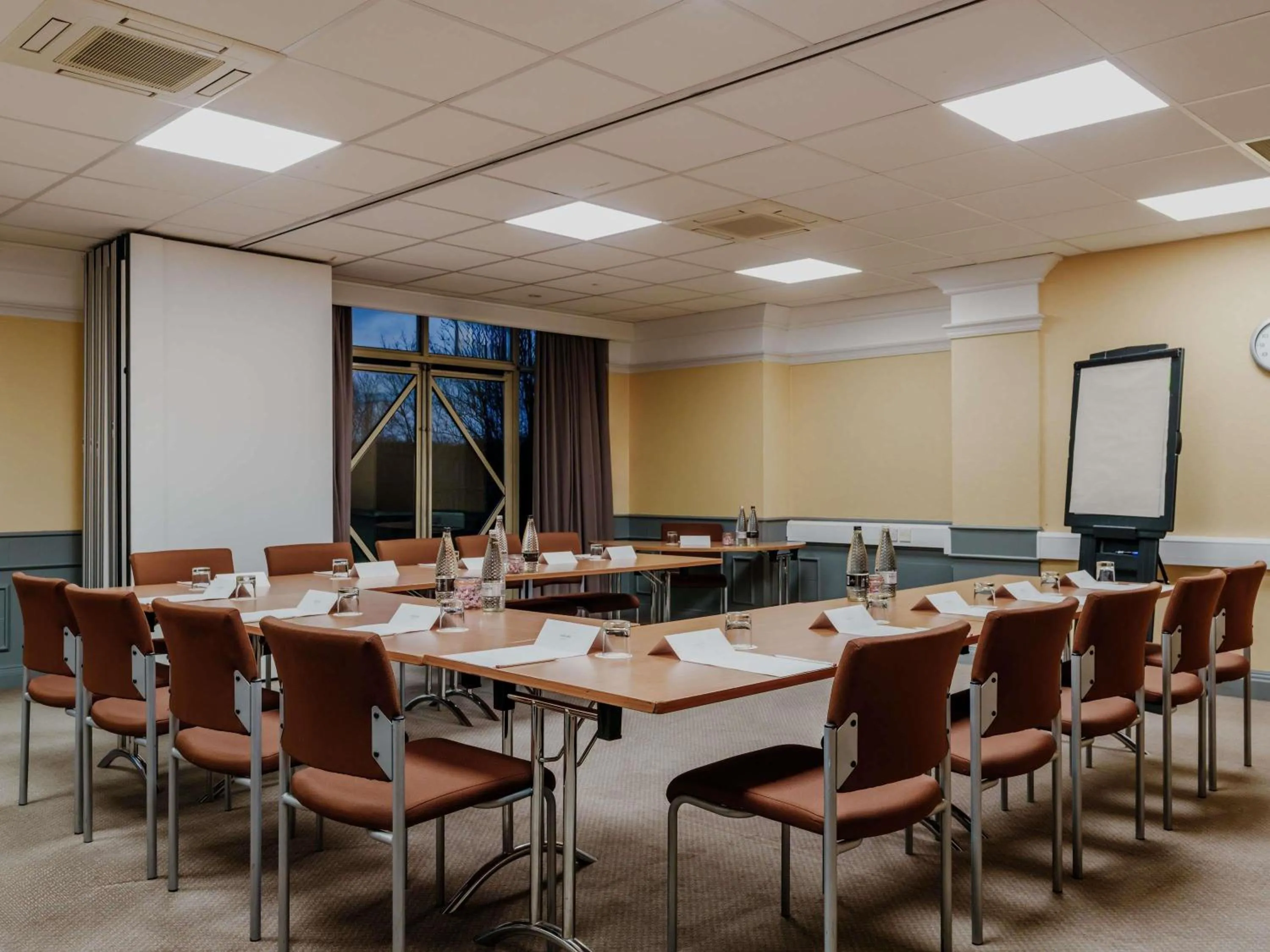 Meeting/conference room in Mercure Daventry Court Hotel