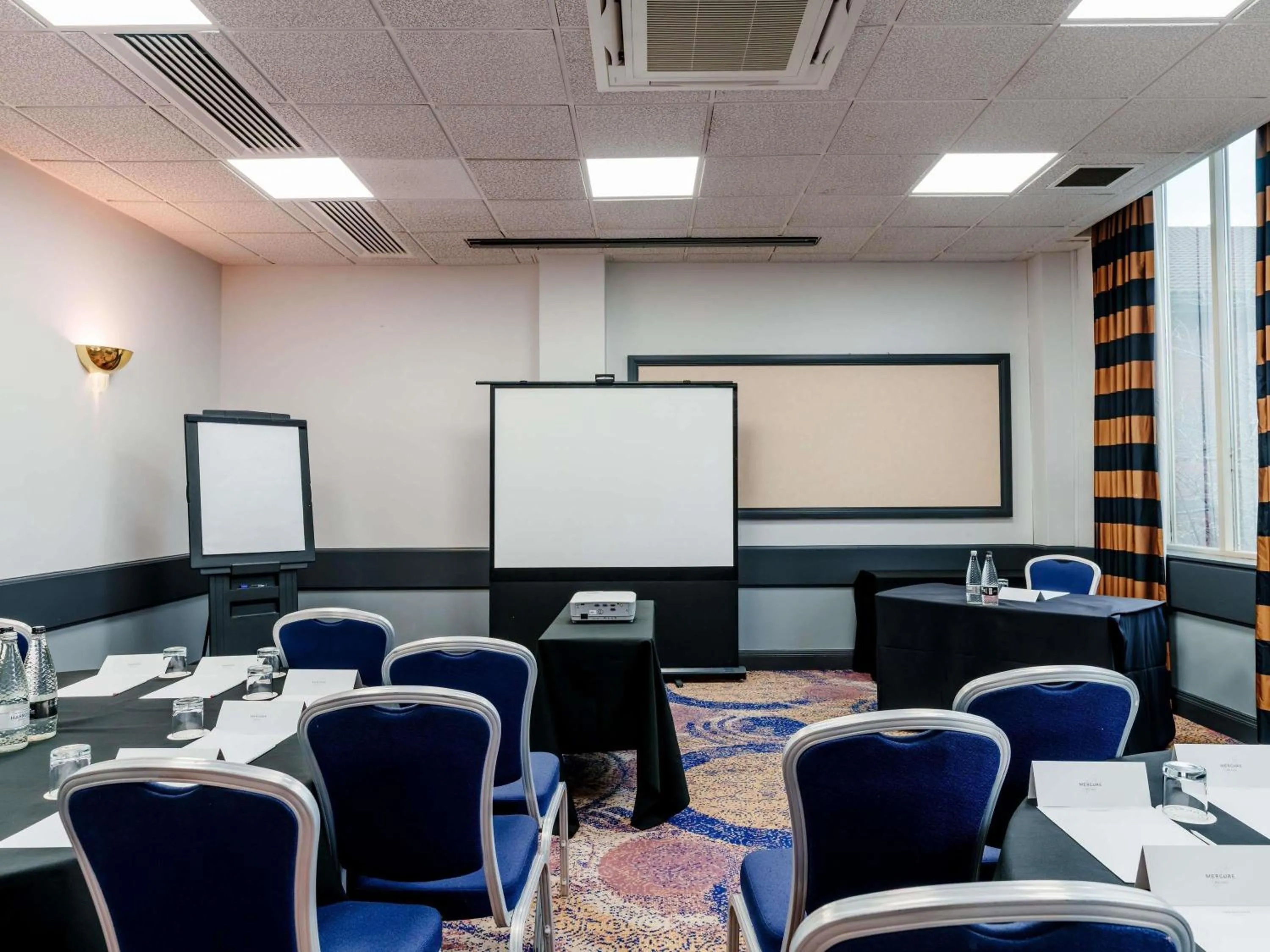 Meeting/conference room in Mercure Daventry Court Hotel